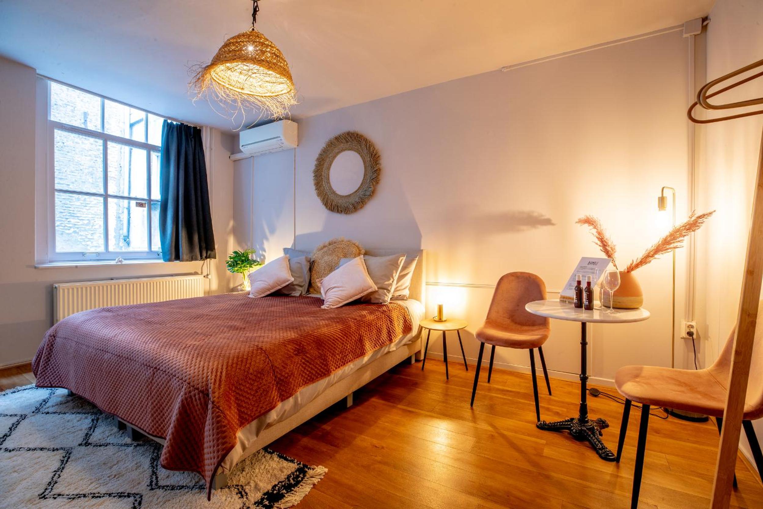 Deluxe Double Room (Pink room - first floor) - Photo 1