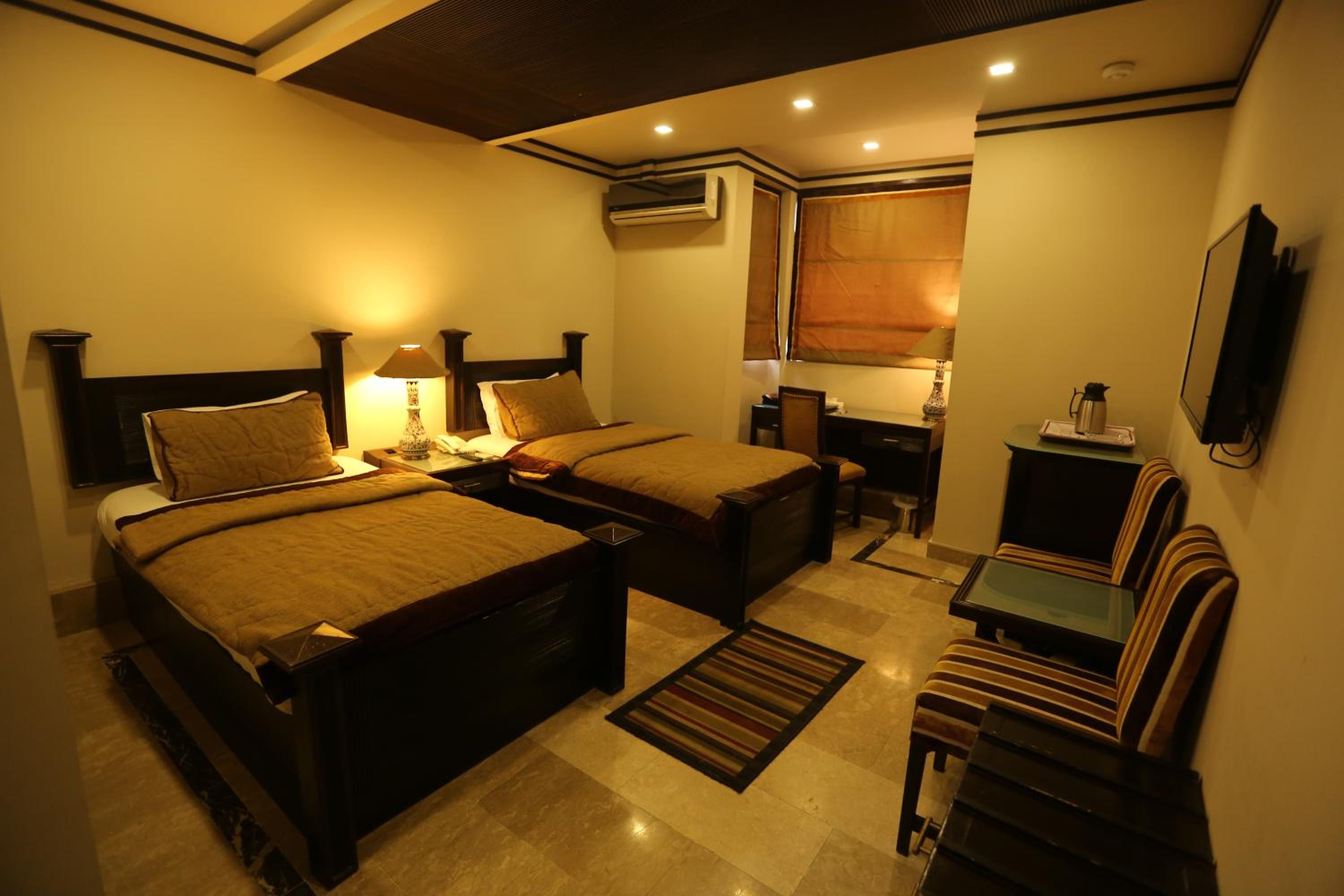 Superior Twin Room with City View