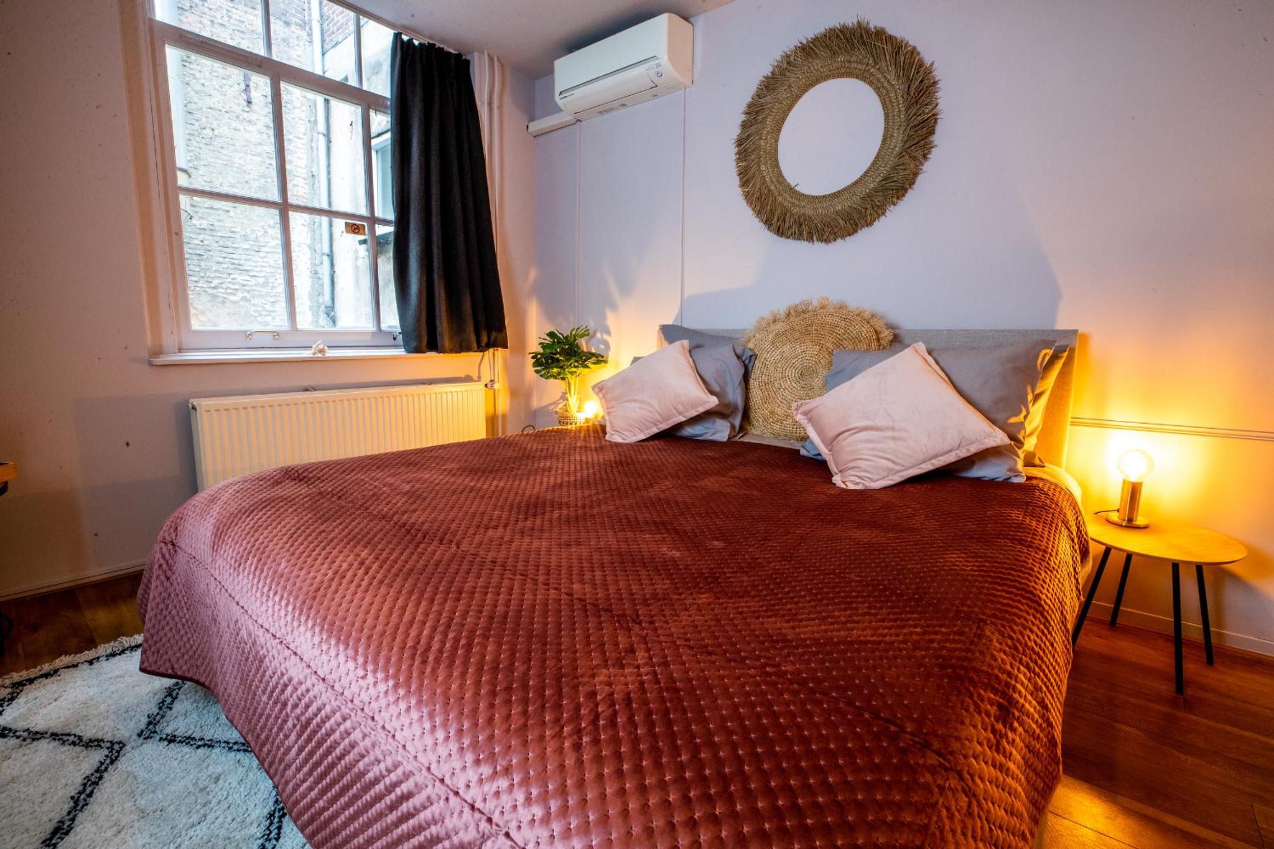 Deluxe Double Room (Pink room - first floor) - Photo 2