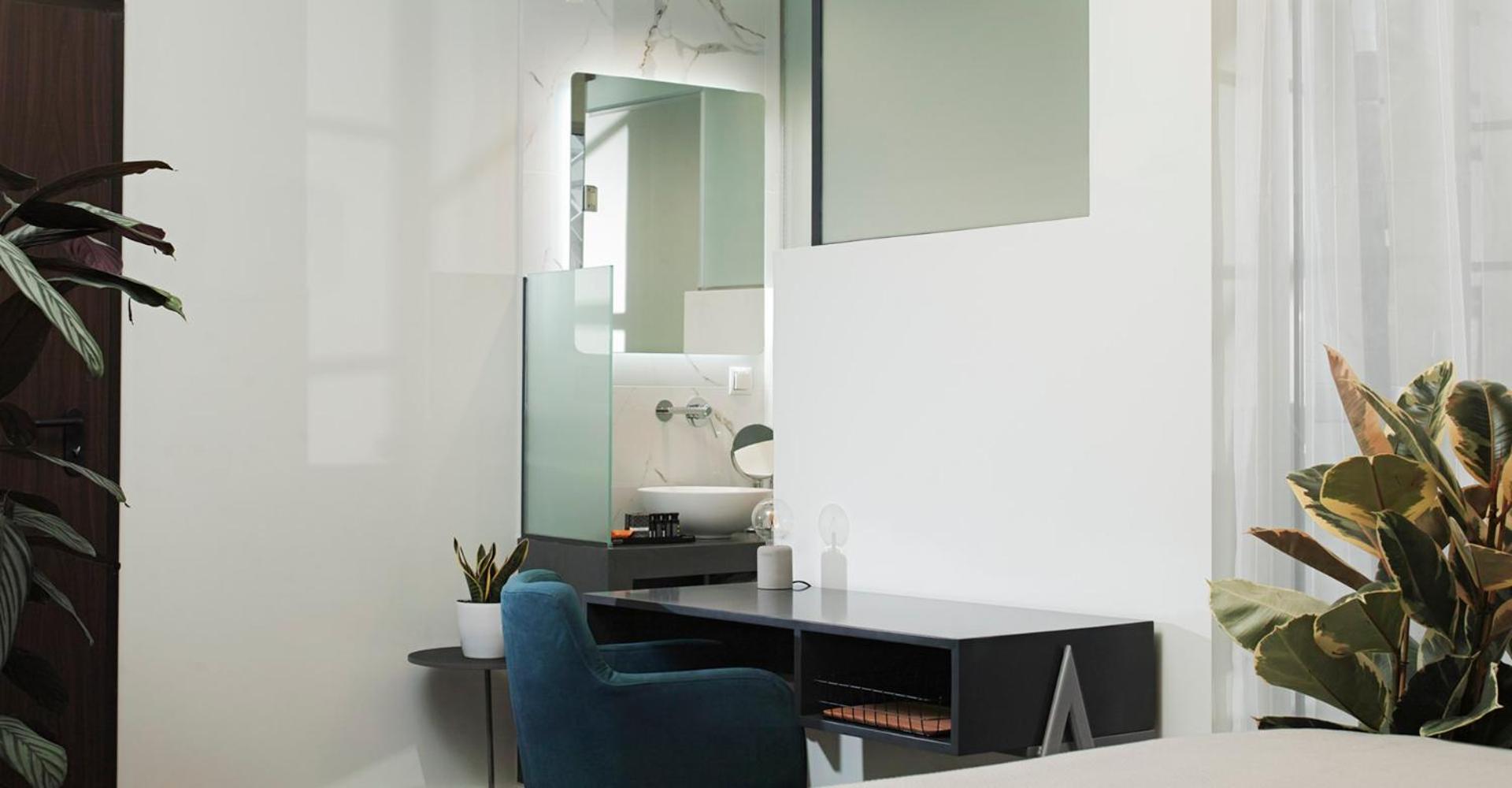 Standard Double Room with Internal Atrium View