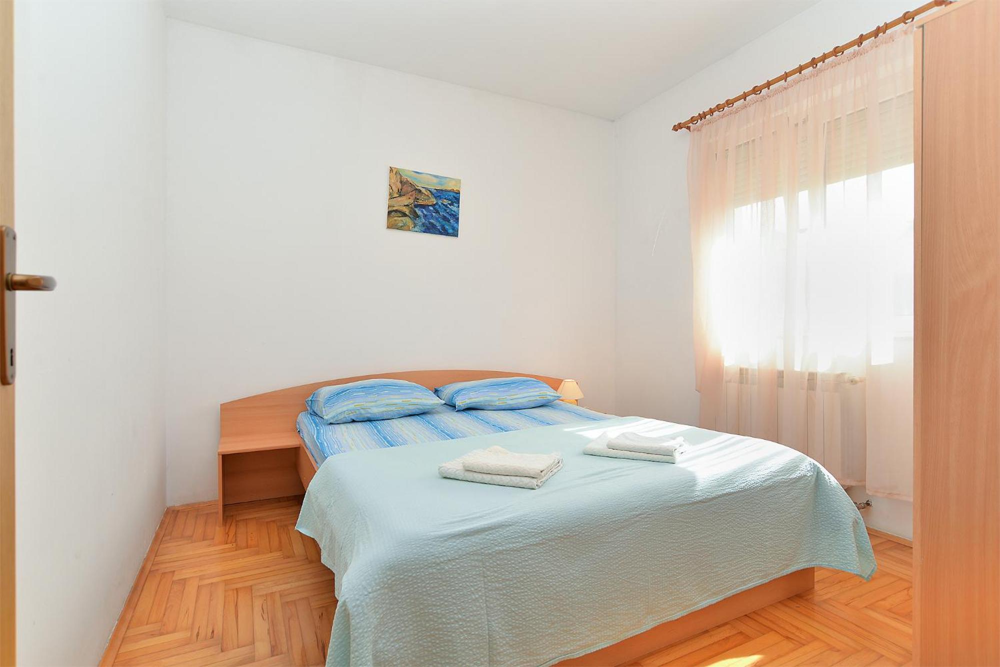 Apartment photo 2