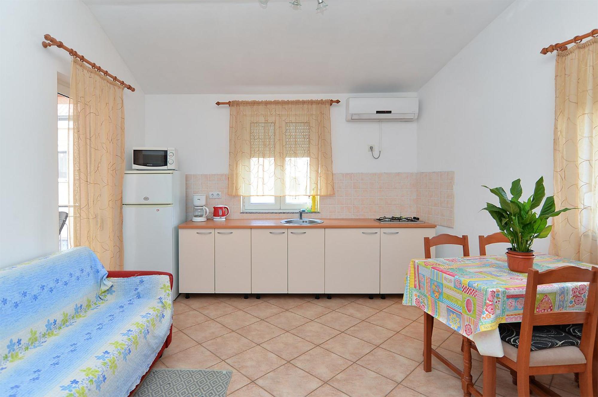 Apartment photo 3