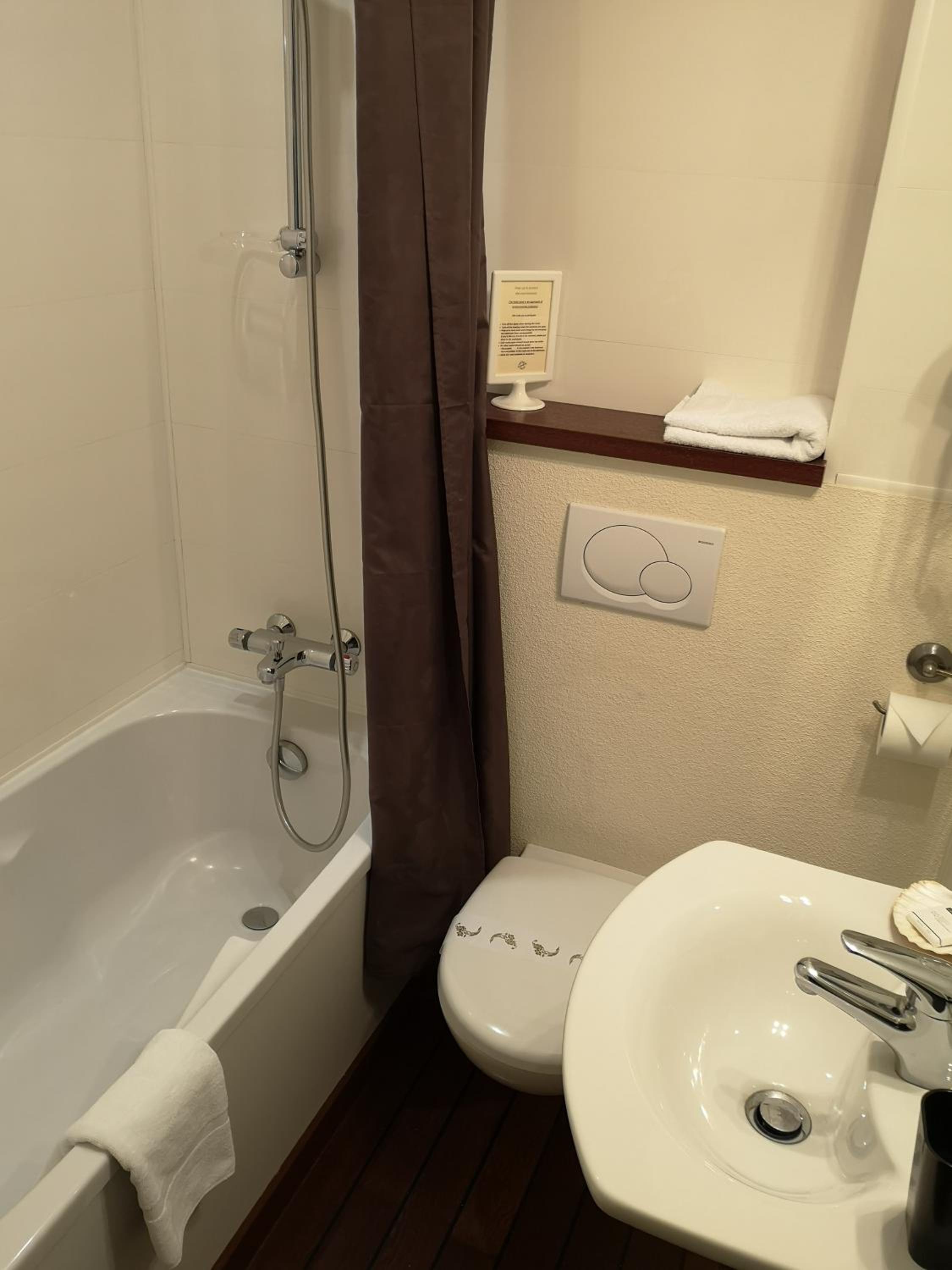 Standard Single Room - City View - "Stopover"  photo 3