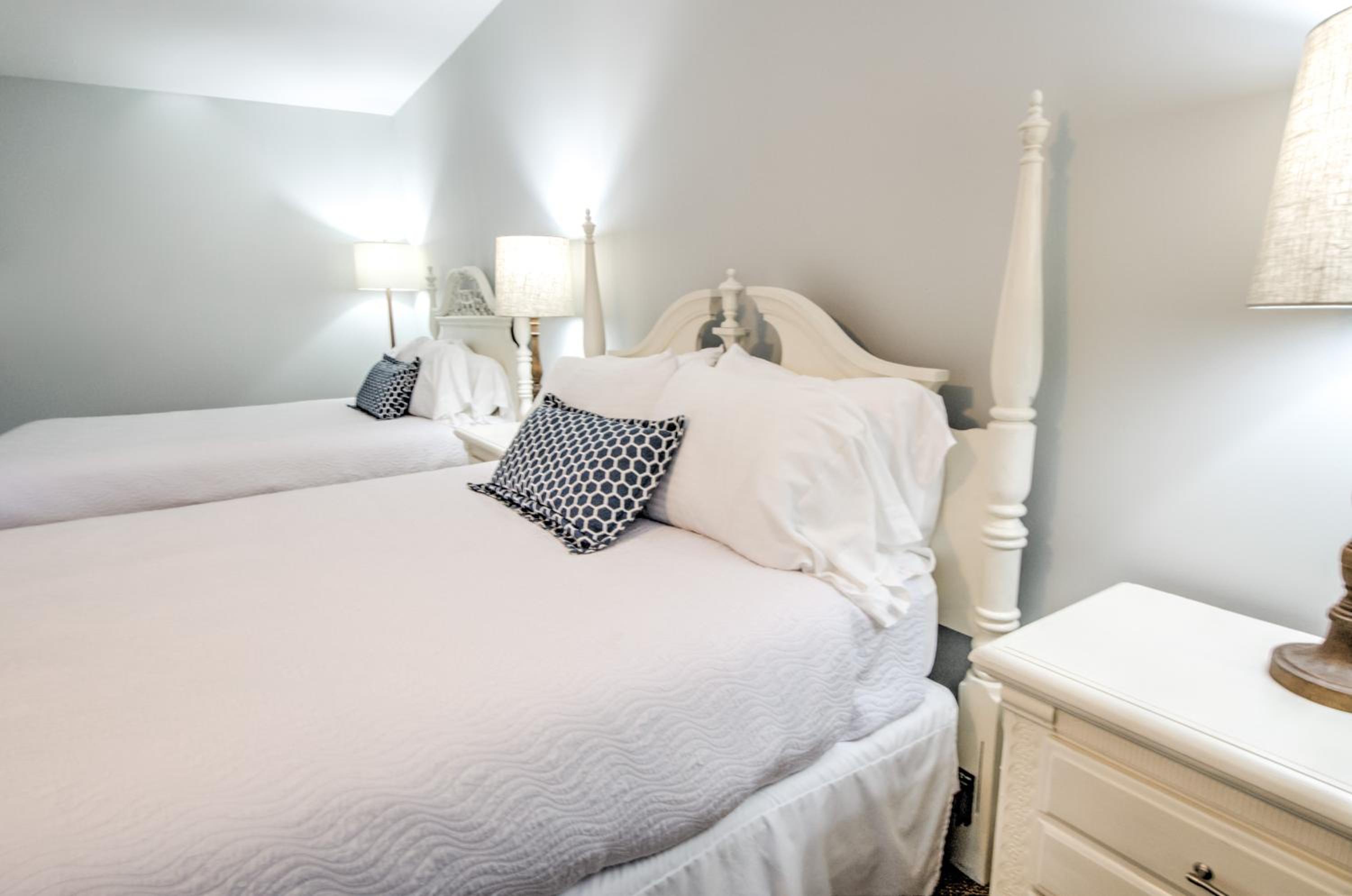 Queen Room - Disability Access photo 2