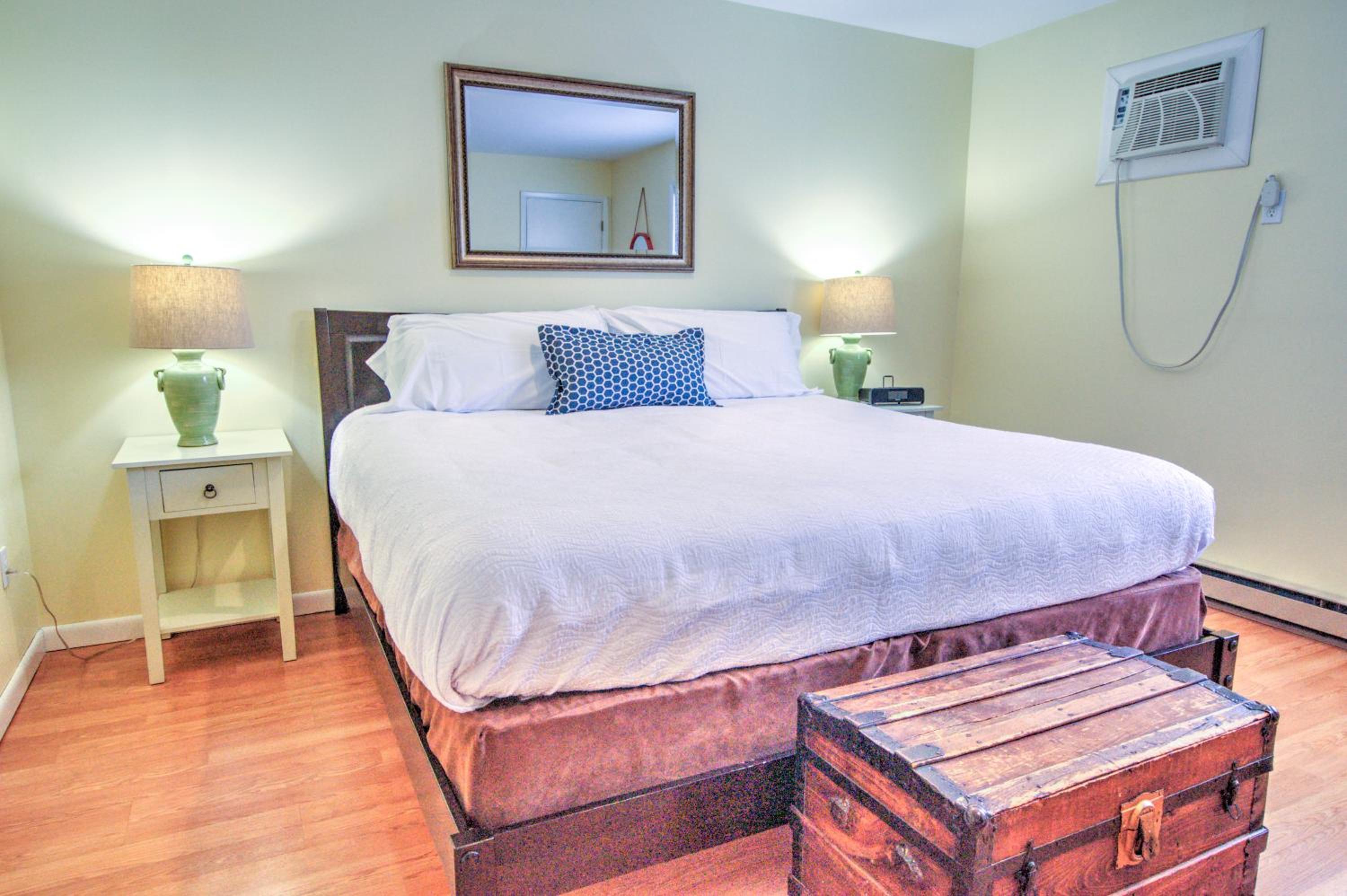 Deluxe King Room photo 2