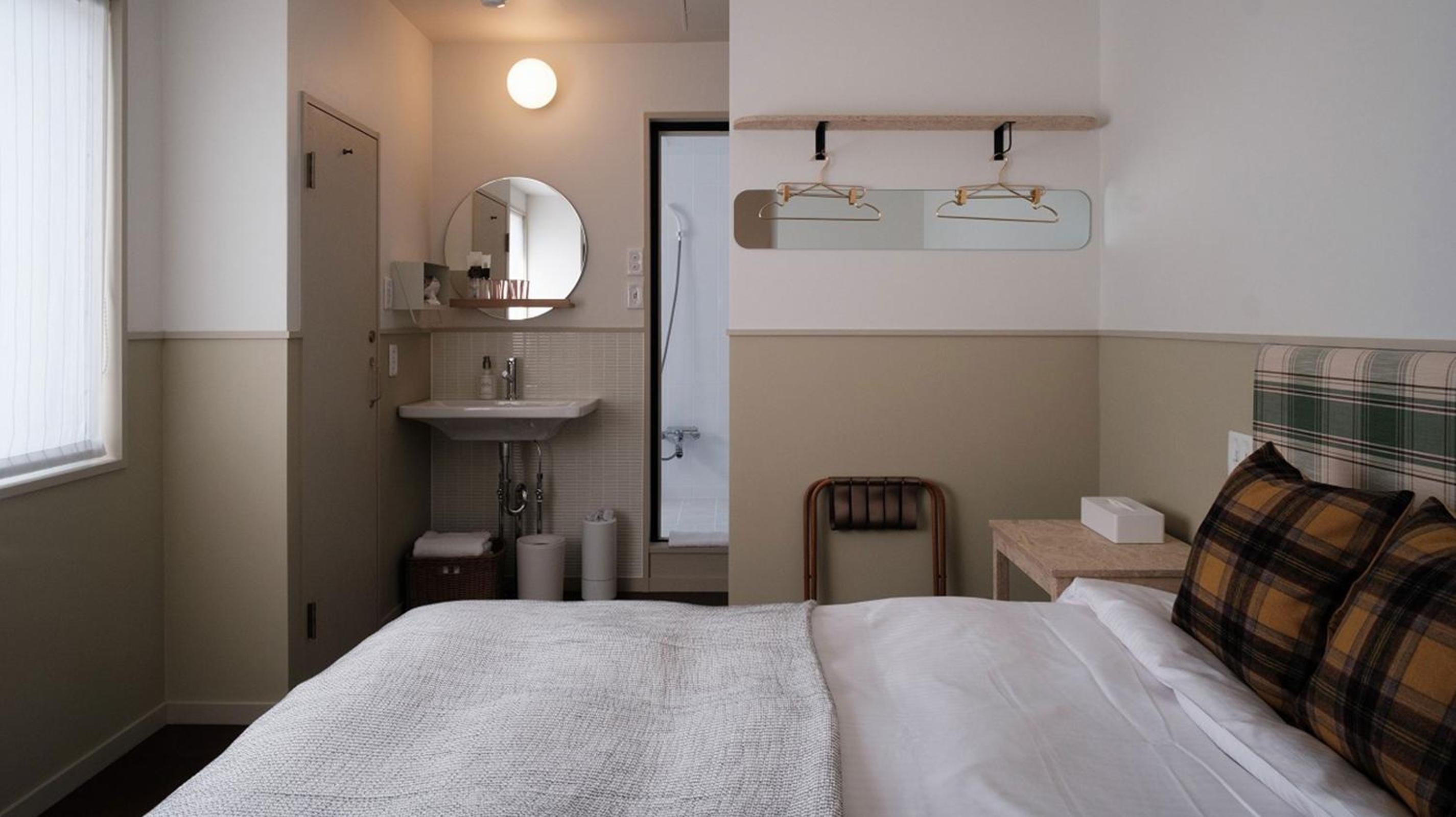 Deluxe Double Room - Photo 9