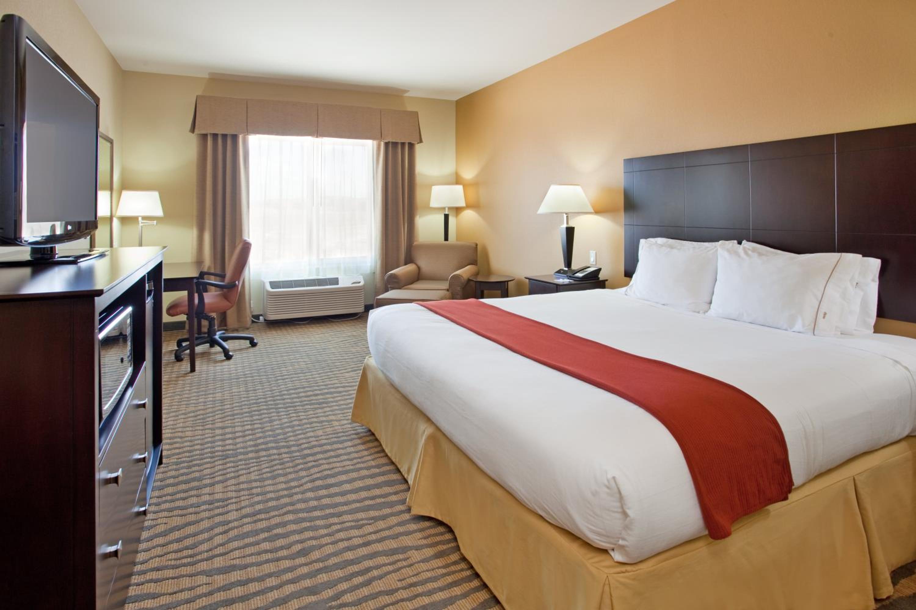 Standard King Room photo 3