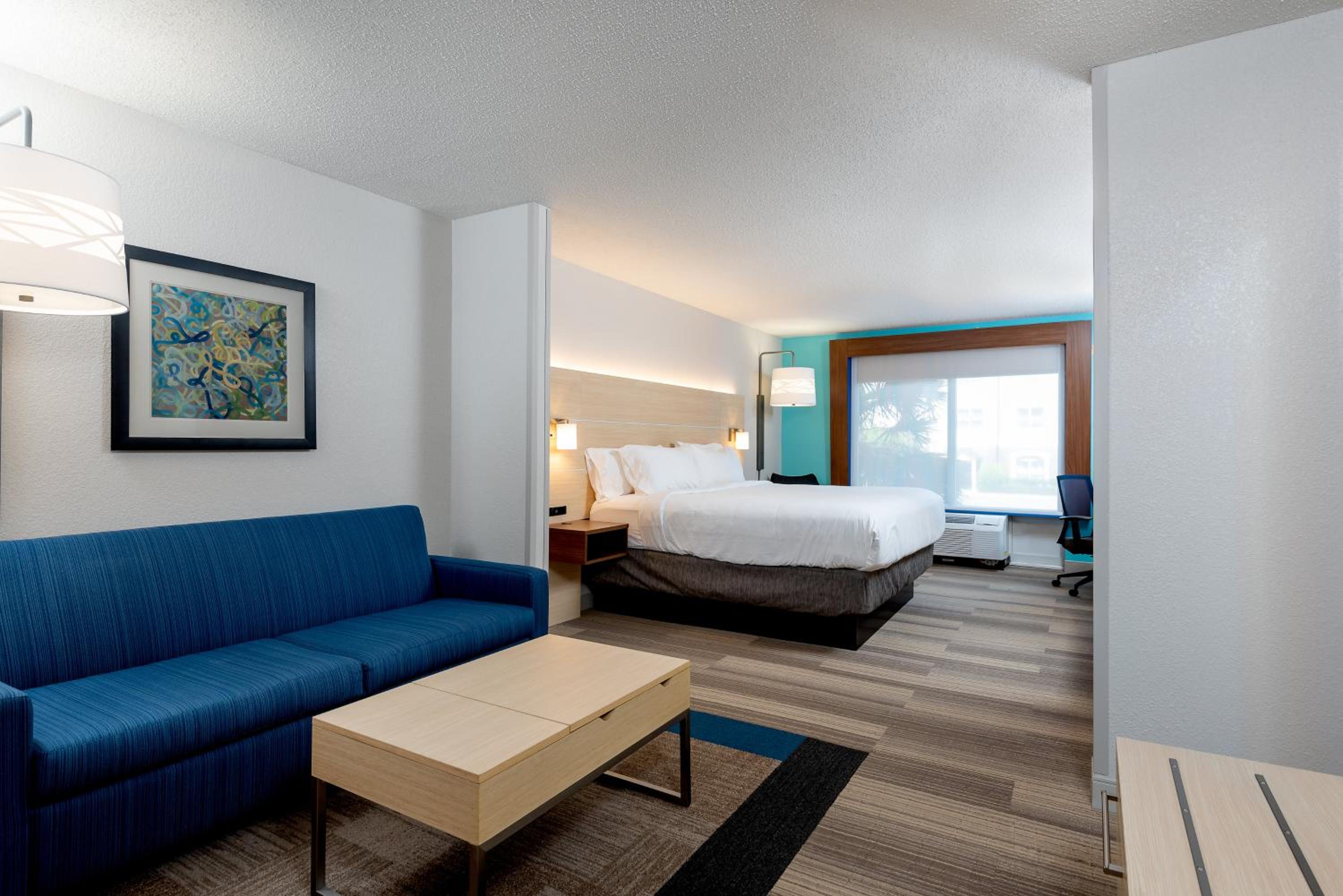 King Suite - Non-Smoking - Photo 1