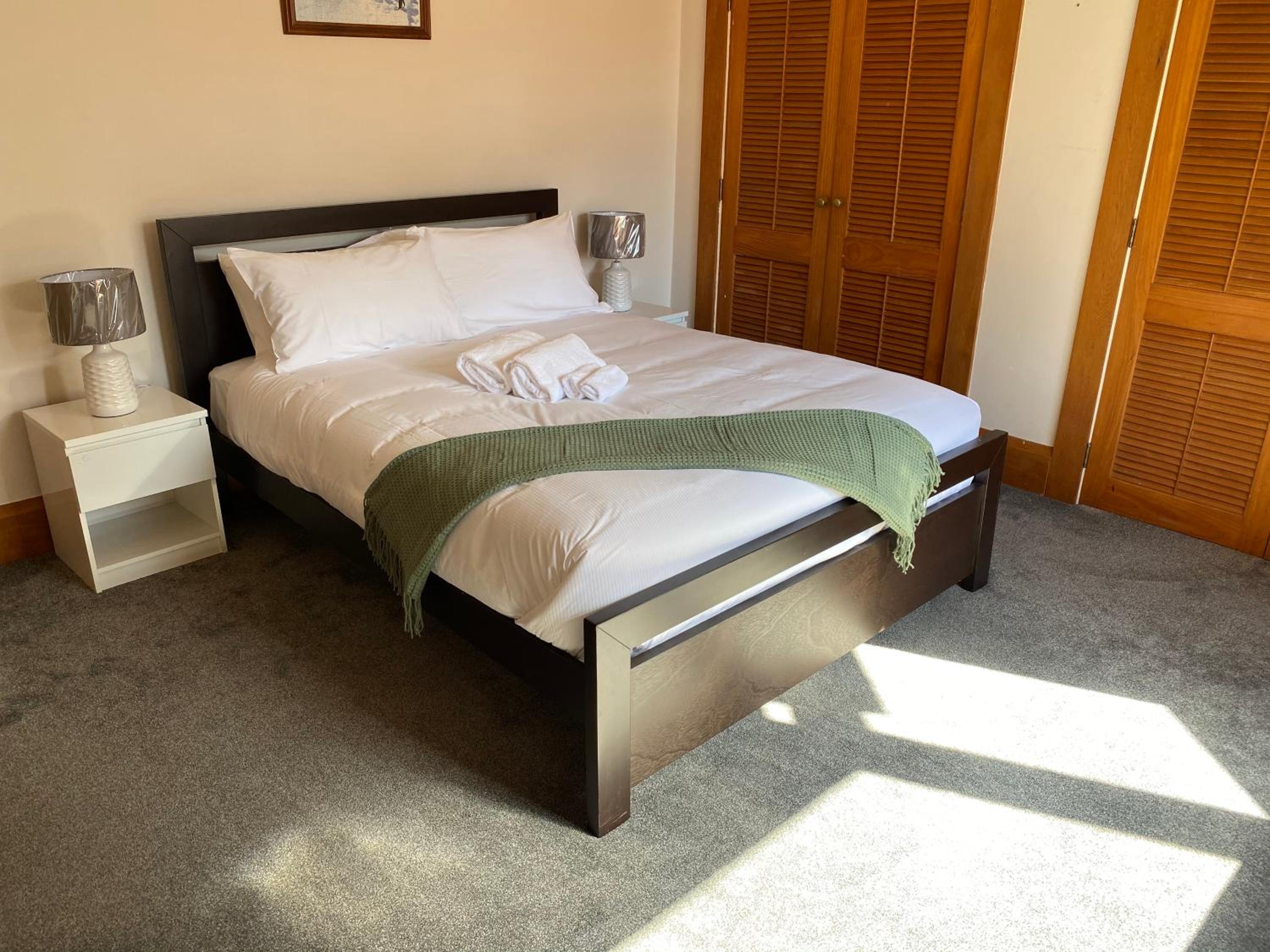 Four-Bedroom House photo 3
