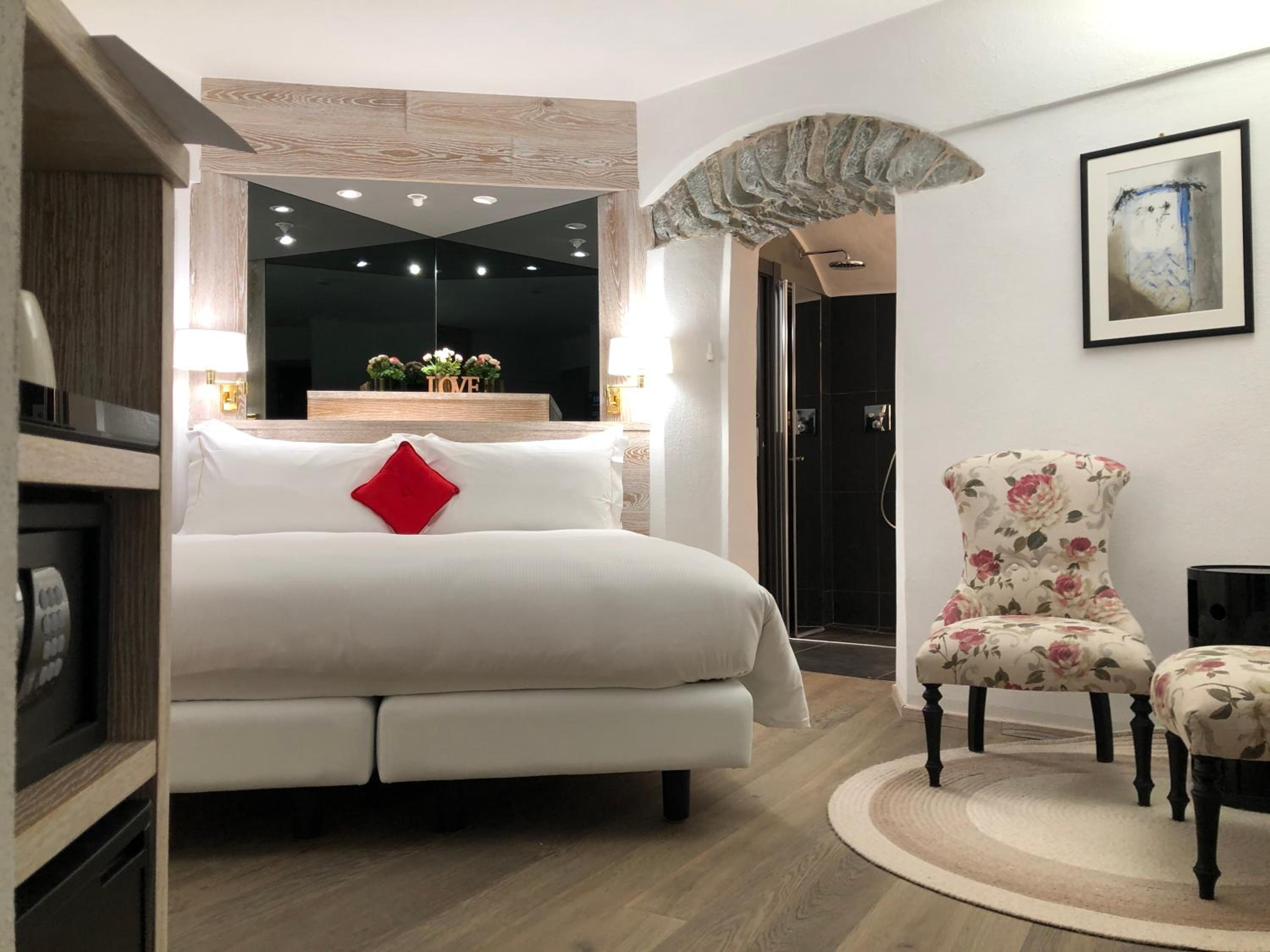 Deluxe Double Room - Photo 1