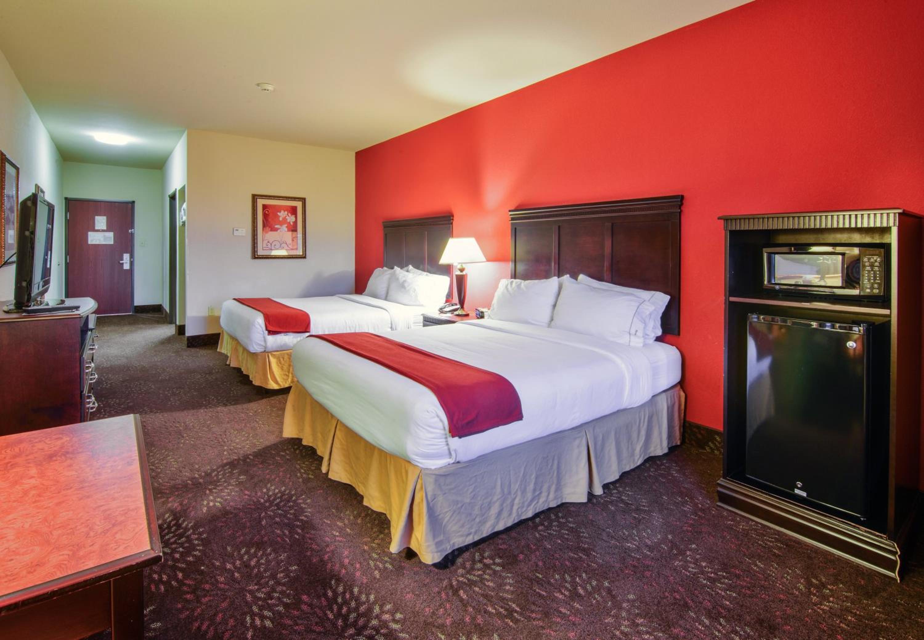 Twin Room - Mobility Access/Hearing Accessible photo 2