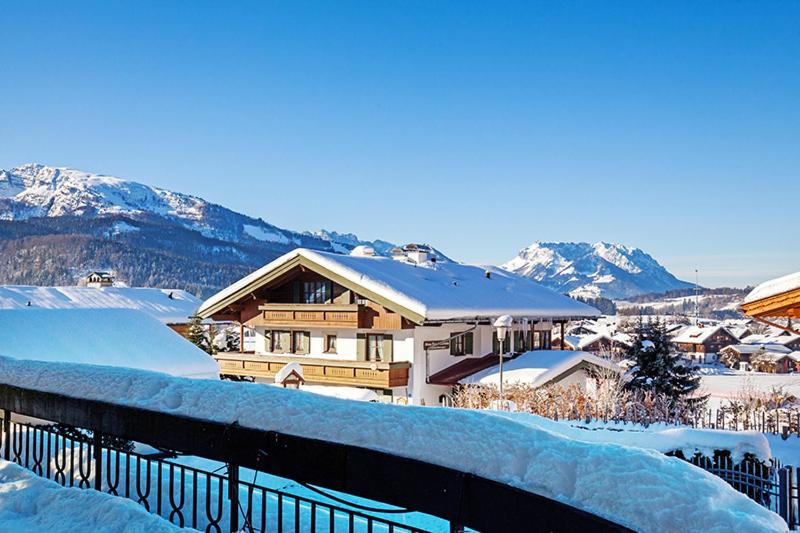Apartment with Mountain View photo 3