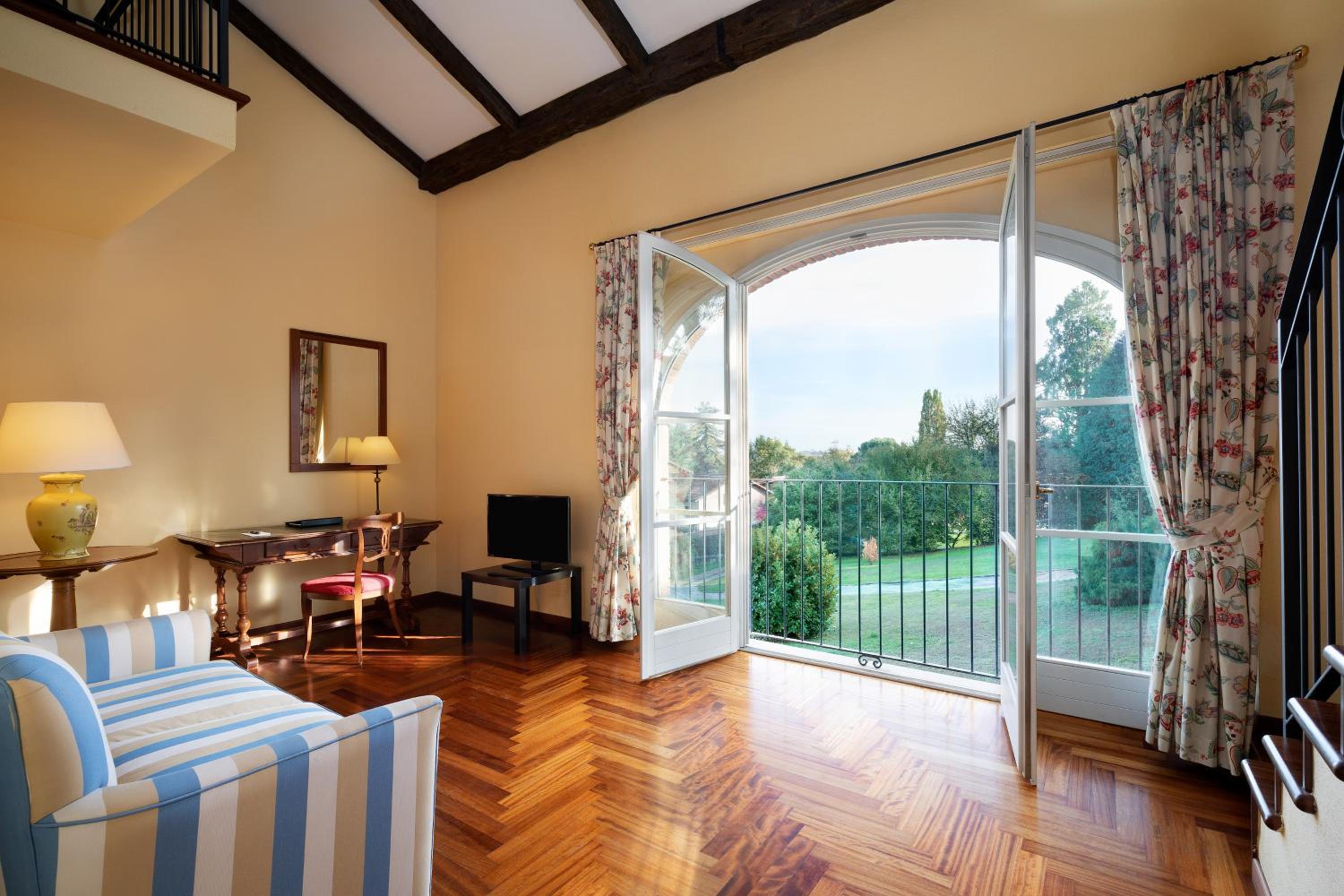Suite - Split Level photo 2