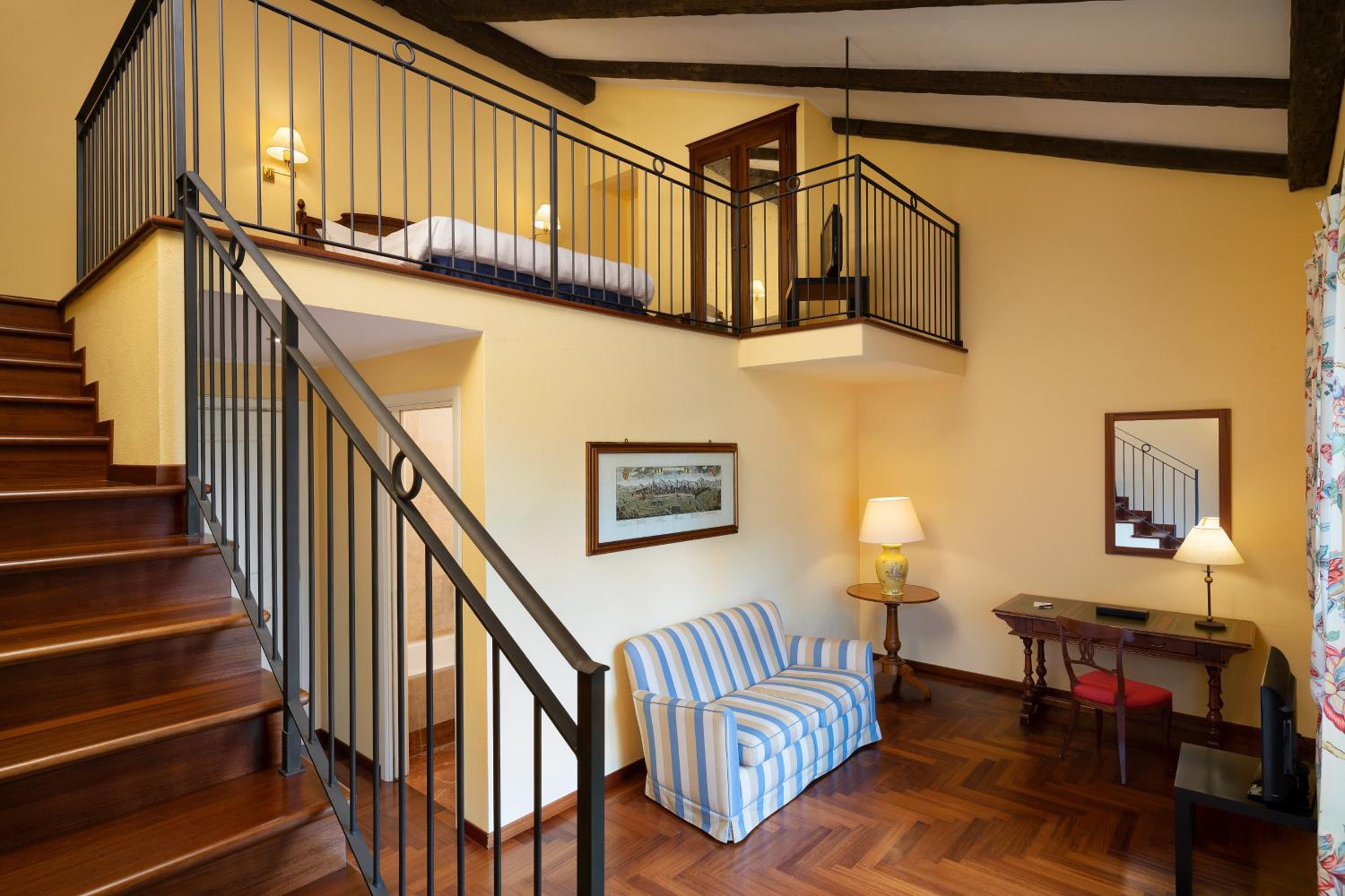Suite - Split Level photo 3