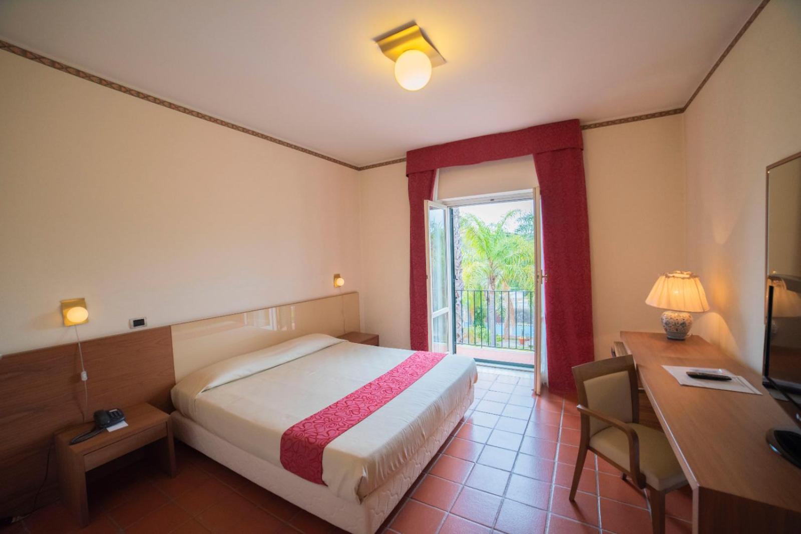 Double or Twin Room - Photo 8
