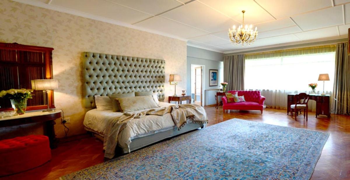 Deluxe King Suite