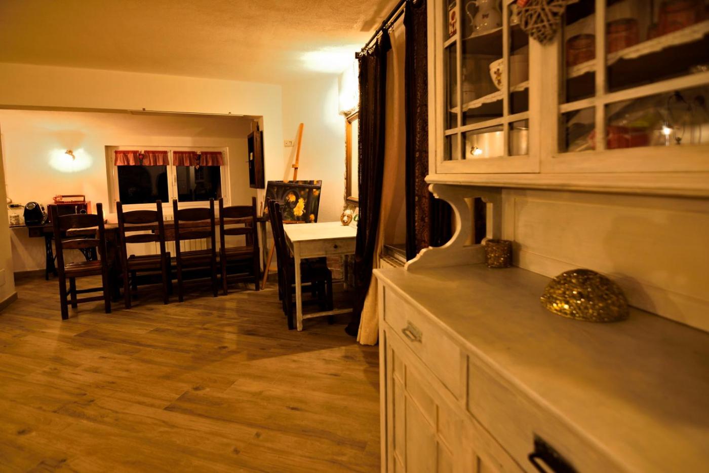 Large Double Room - Photo 17