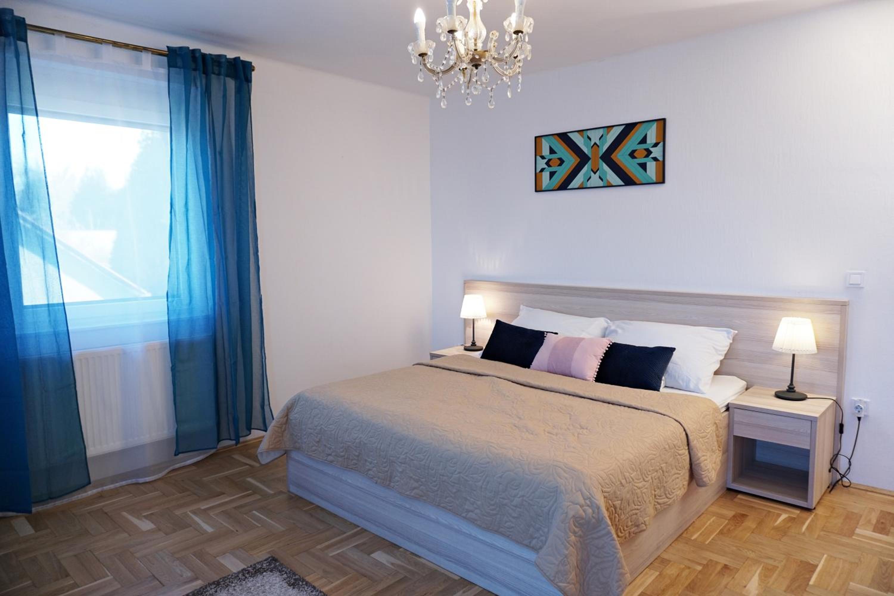 Deluxe Double or Twin Room with Lake View - Photo 5