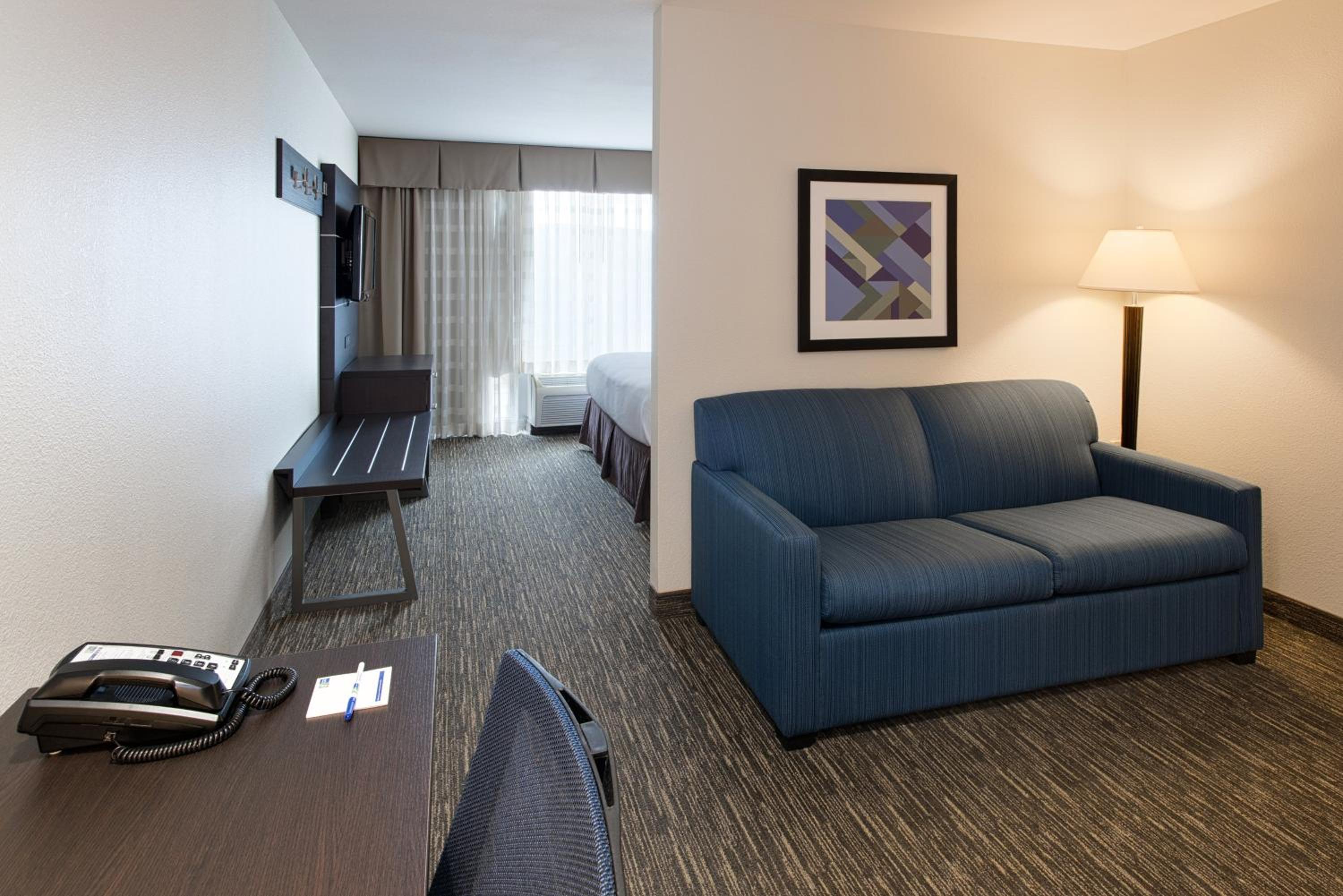 King Suite - Photo 2