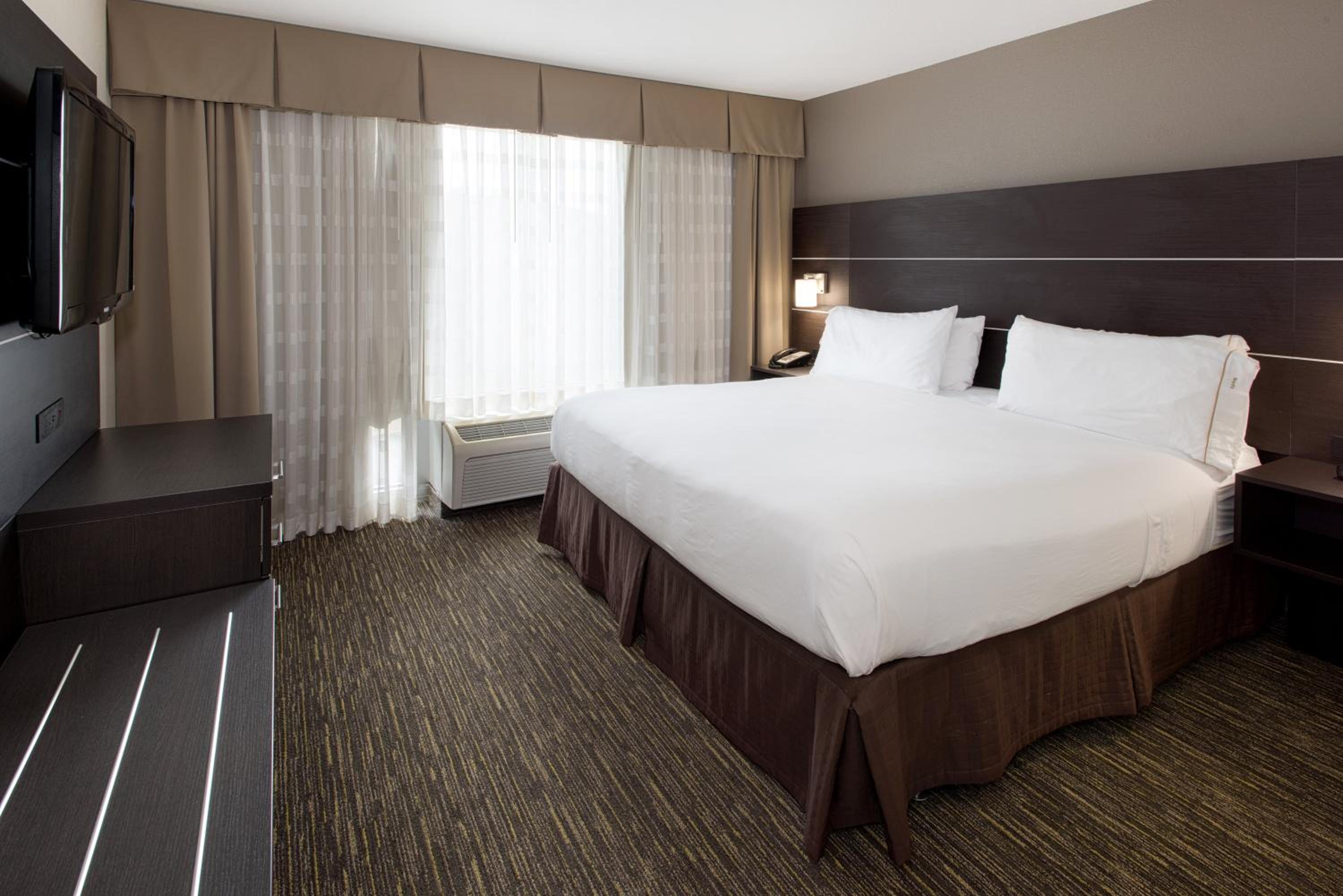 Standard King Room - Photo 1