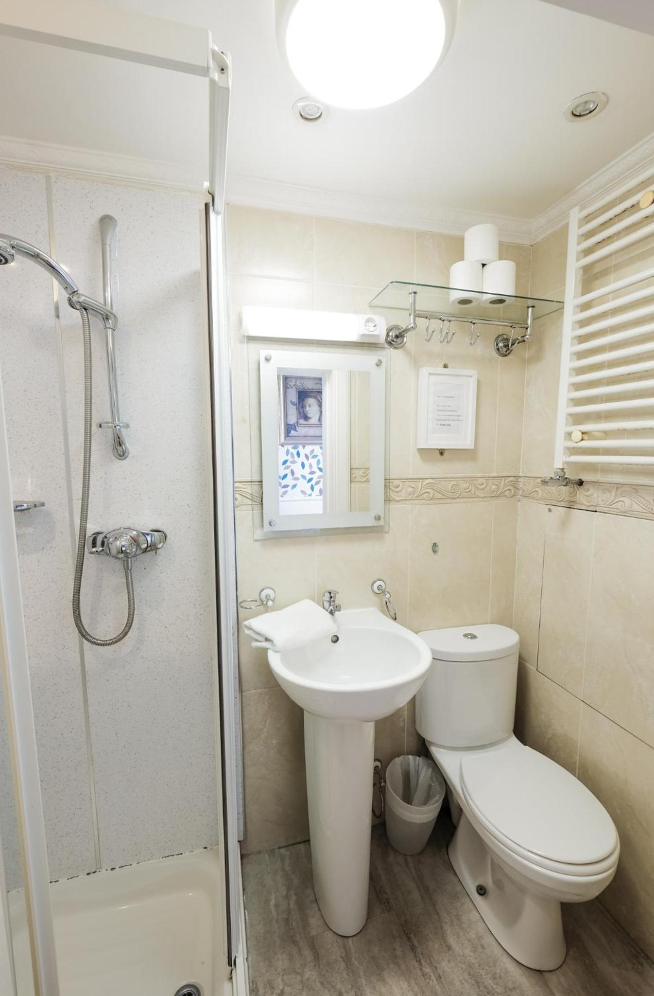 Single Room - En Suite