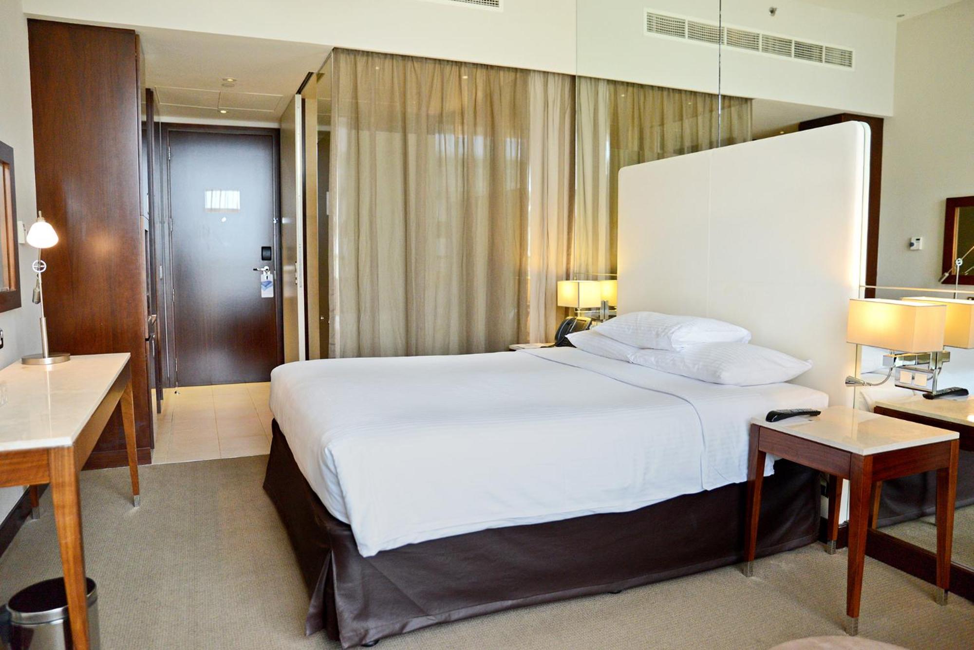 Special Offer – 2 Nights Centro - Queen Bed With Warner Bros. World™ Or Ferrari World Or Yas Water World Tickets For 2
