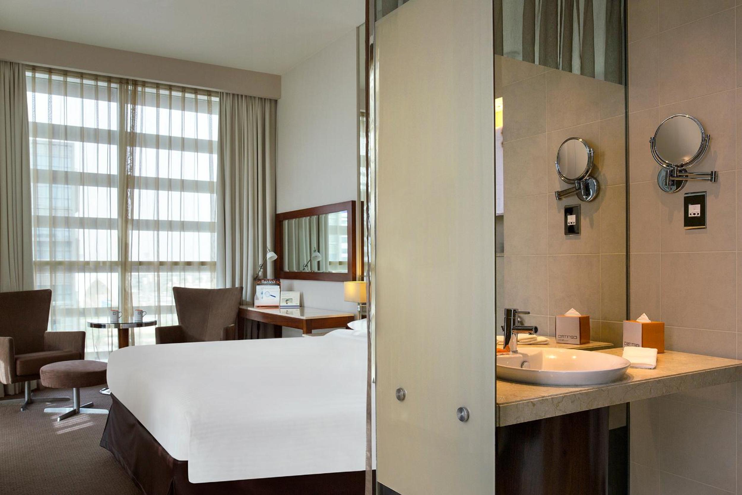 Centro Plus Room - Queen Bed With Free Beach Access photo 2