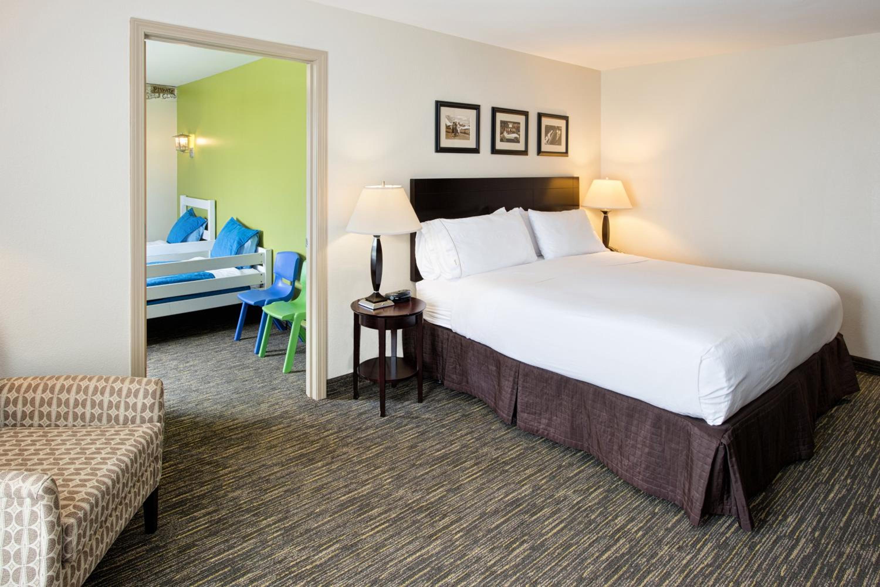 Kids King Suite - Non-Smoking photo 1