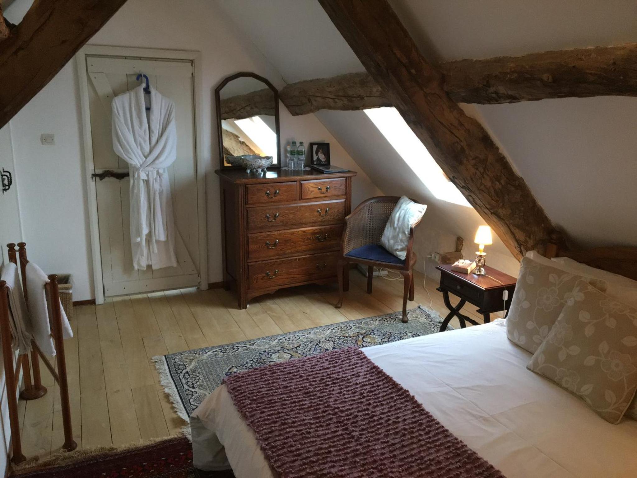 Double Room with Private Bathroom - Photo 8
