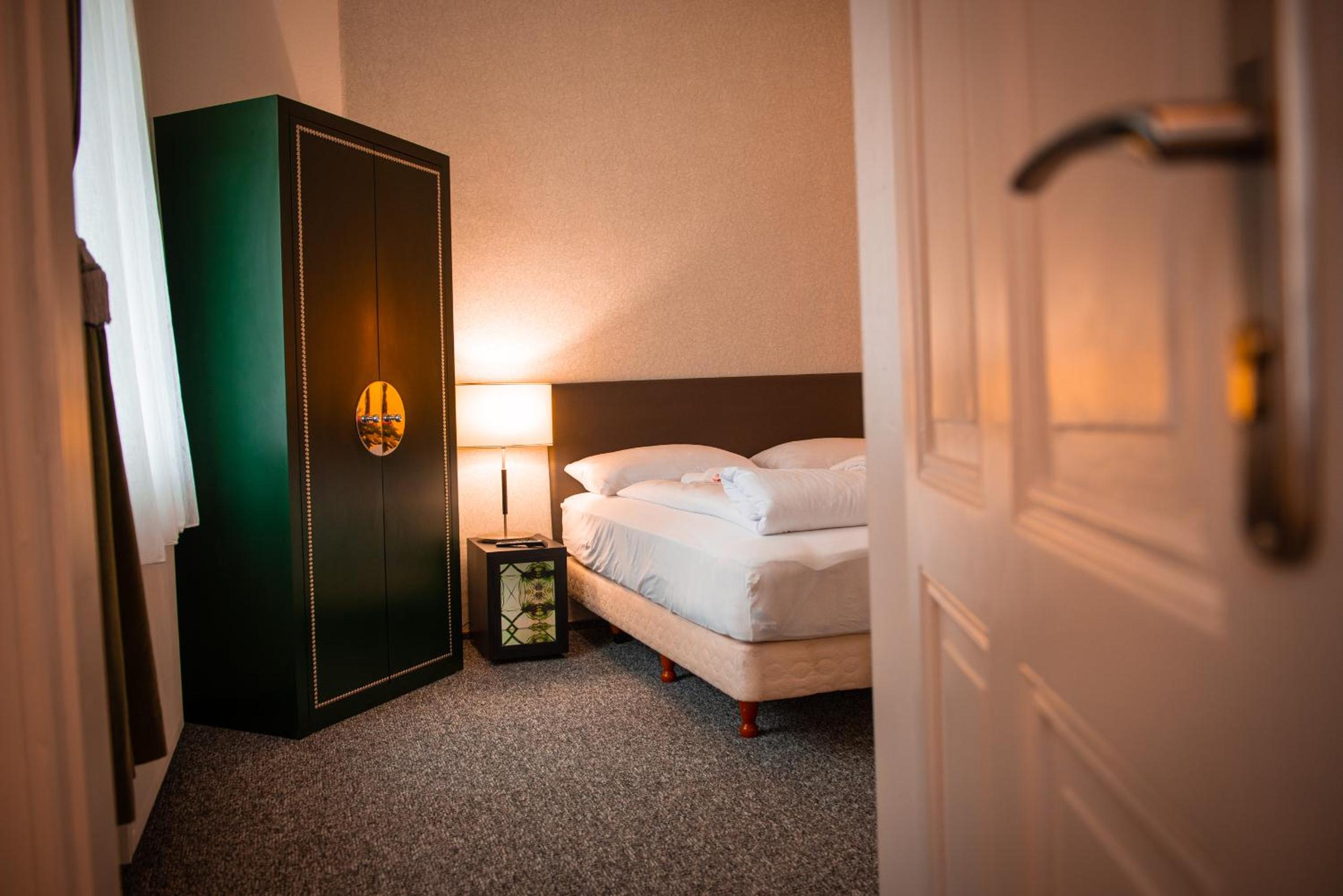 Deluxe Suite photo 3