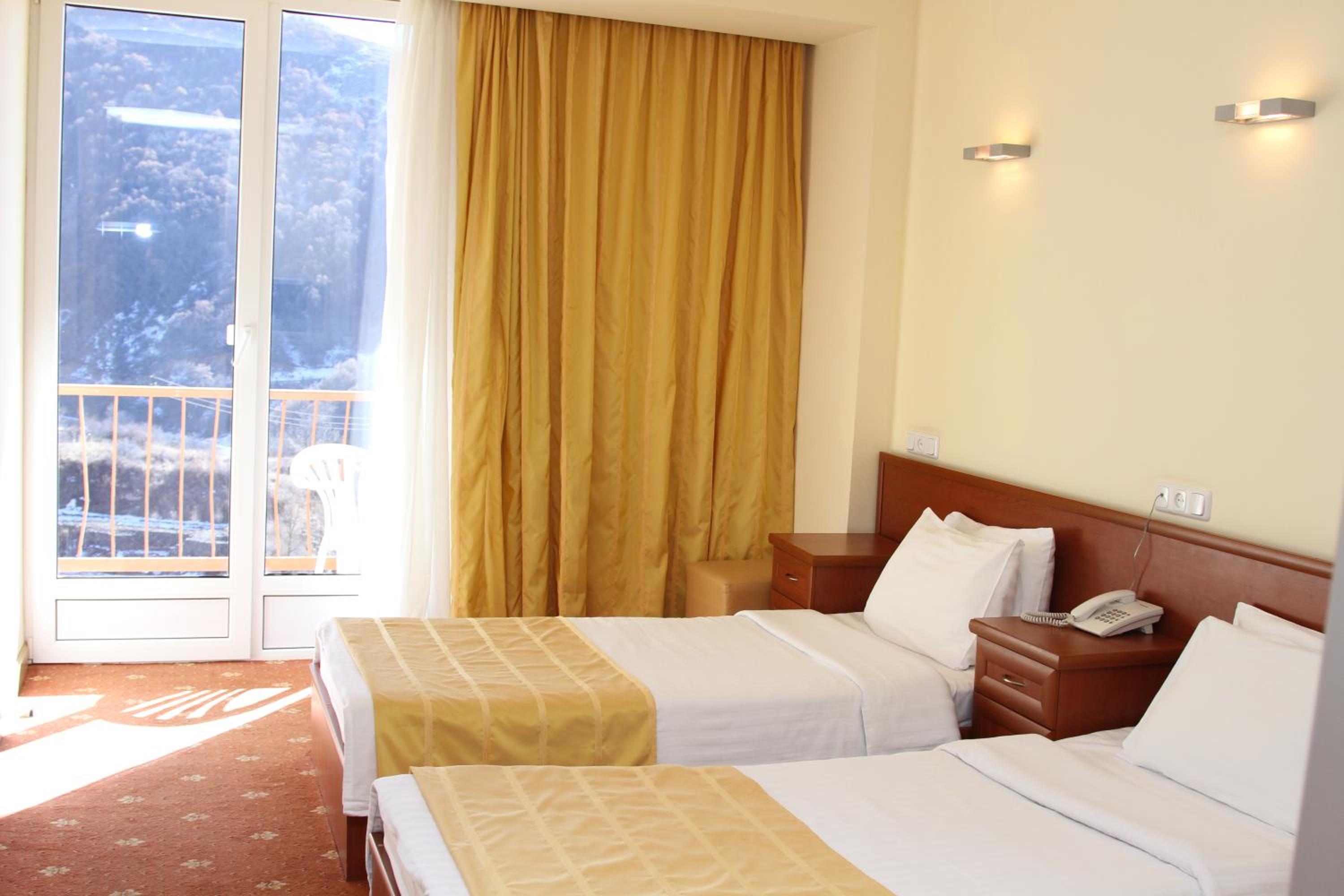 Double or Twin Room with Balcony photo 3