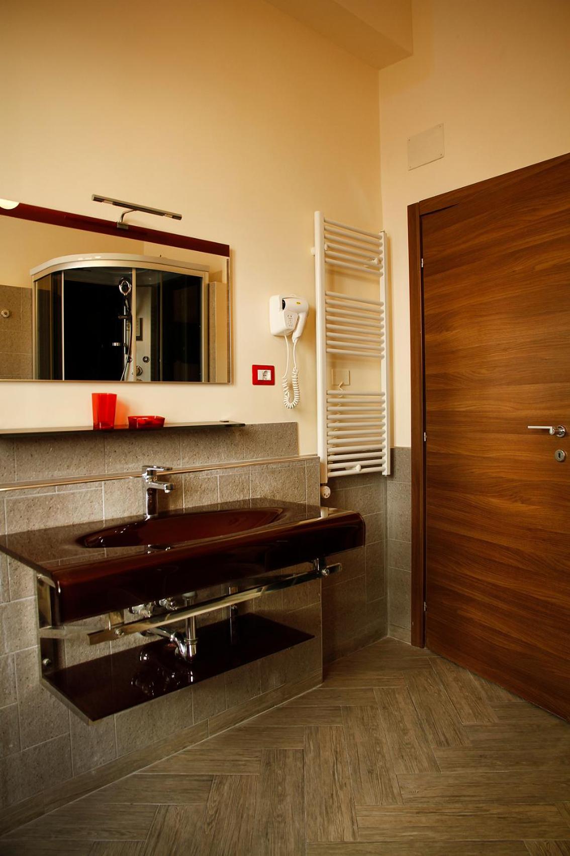 Deluxe Room (2 Adults + 1 Child) photo 2