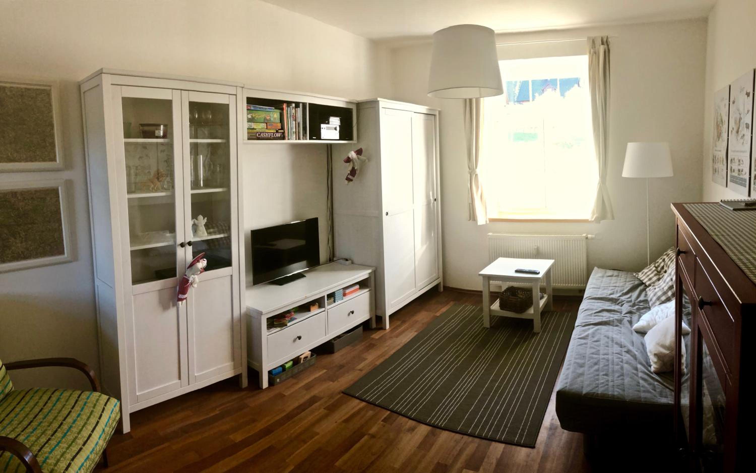 One-Bedroom Apartment photo 1
