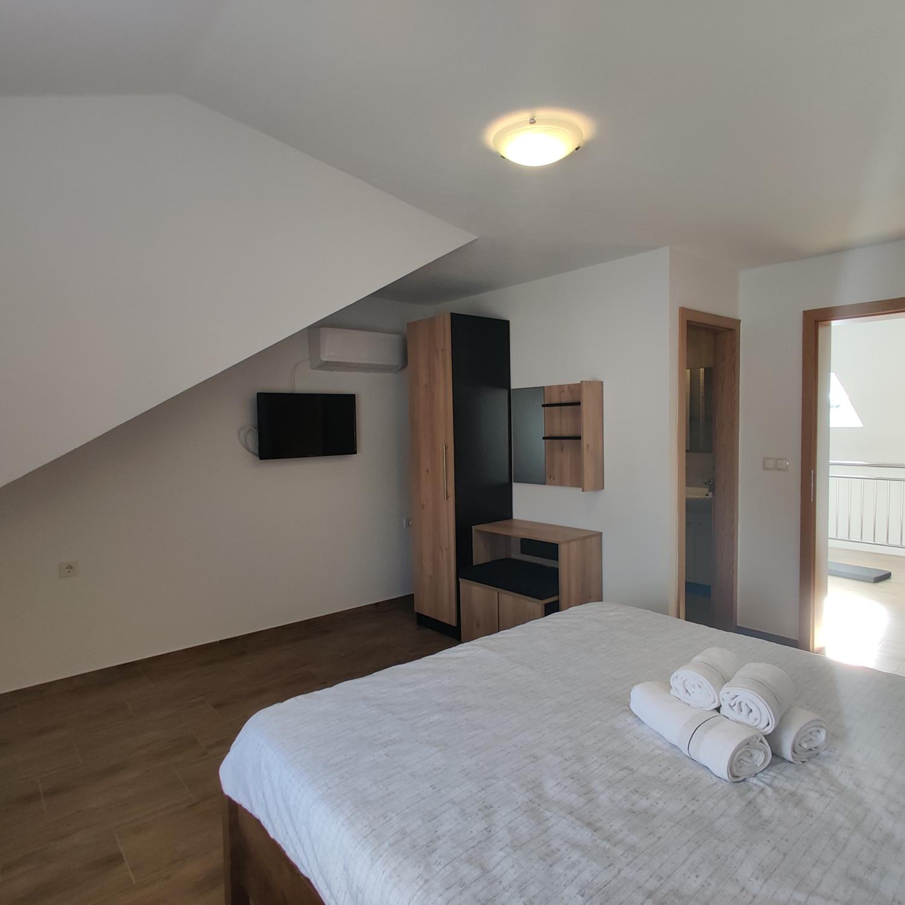 Superior Double Room - Photo 12