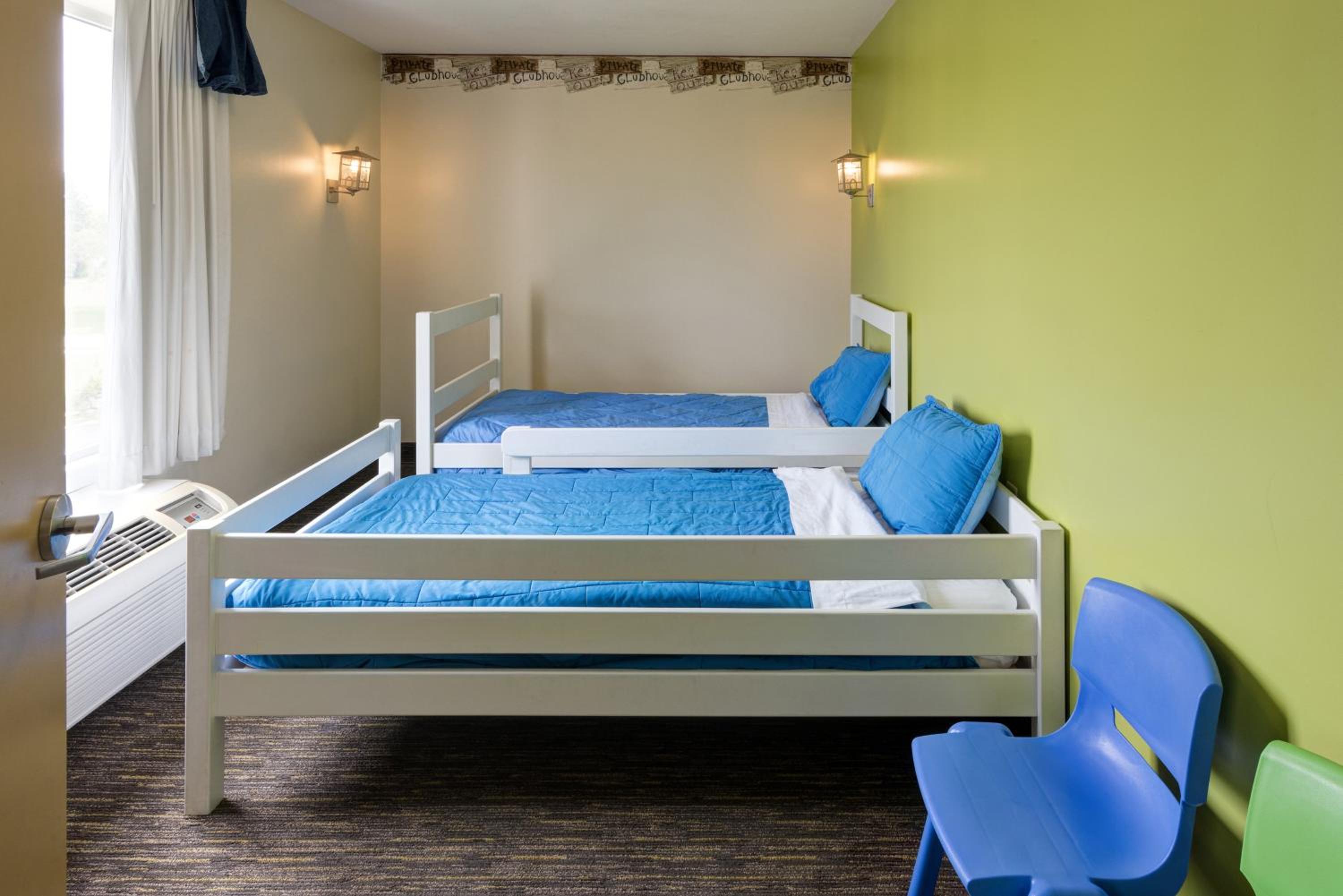 Kids King Suite - Non-Smoking photo 2