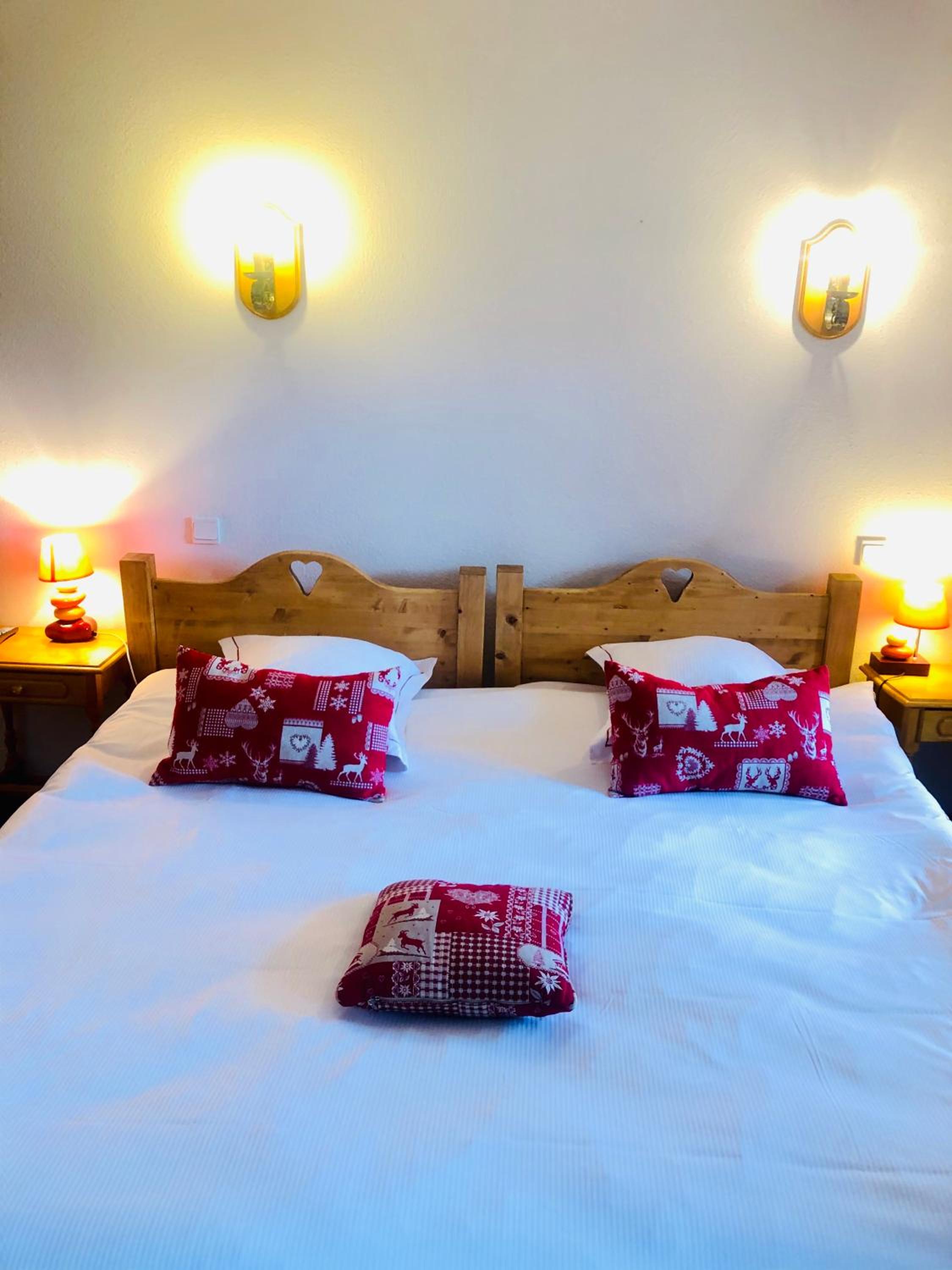Double Room with Lake View - Photo 1