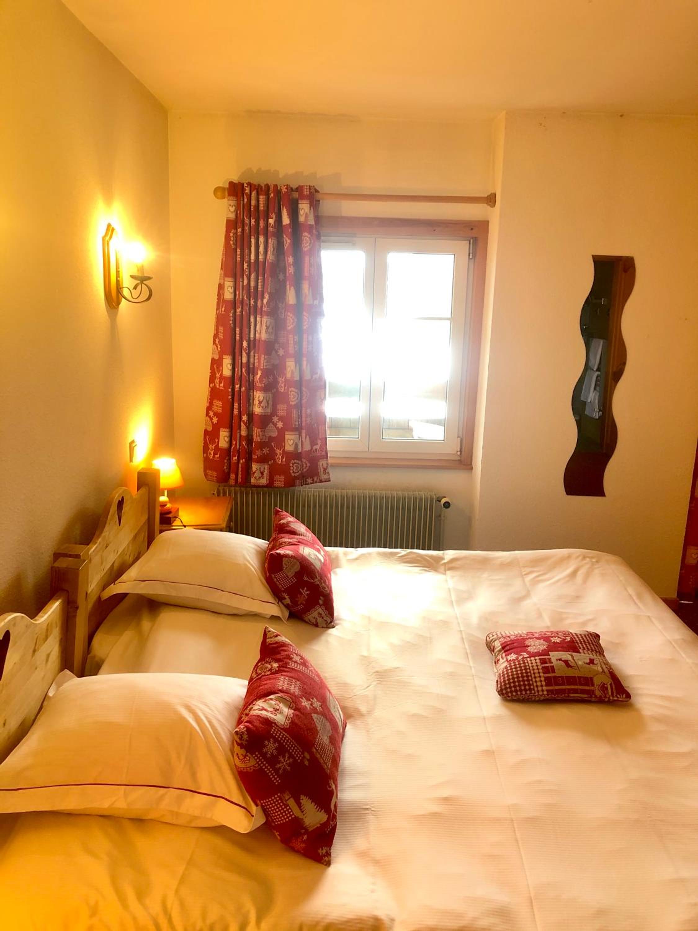 Double Room with Lake View - Photo 8