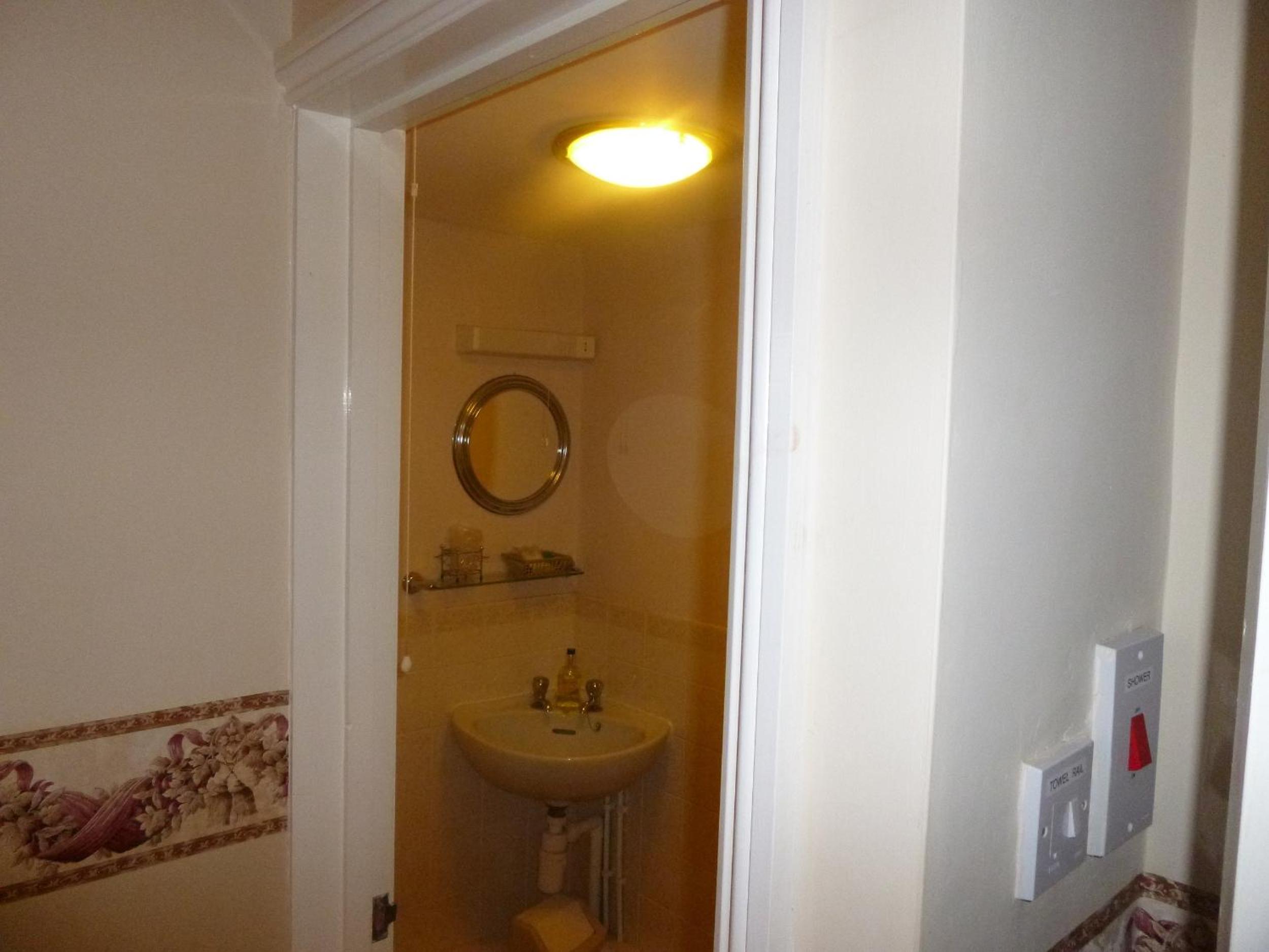 Single Room photo 3