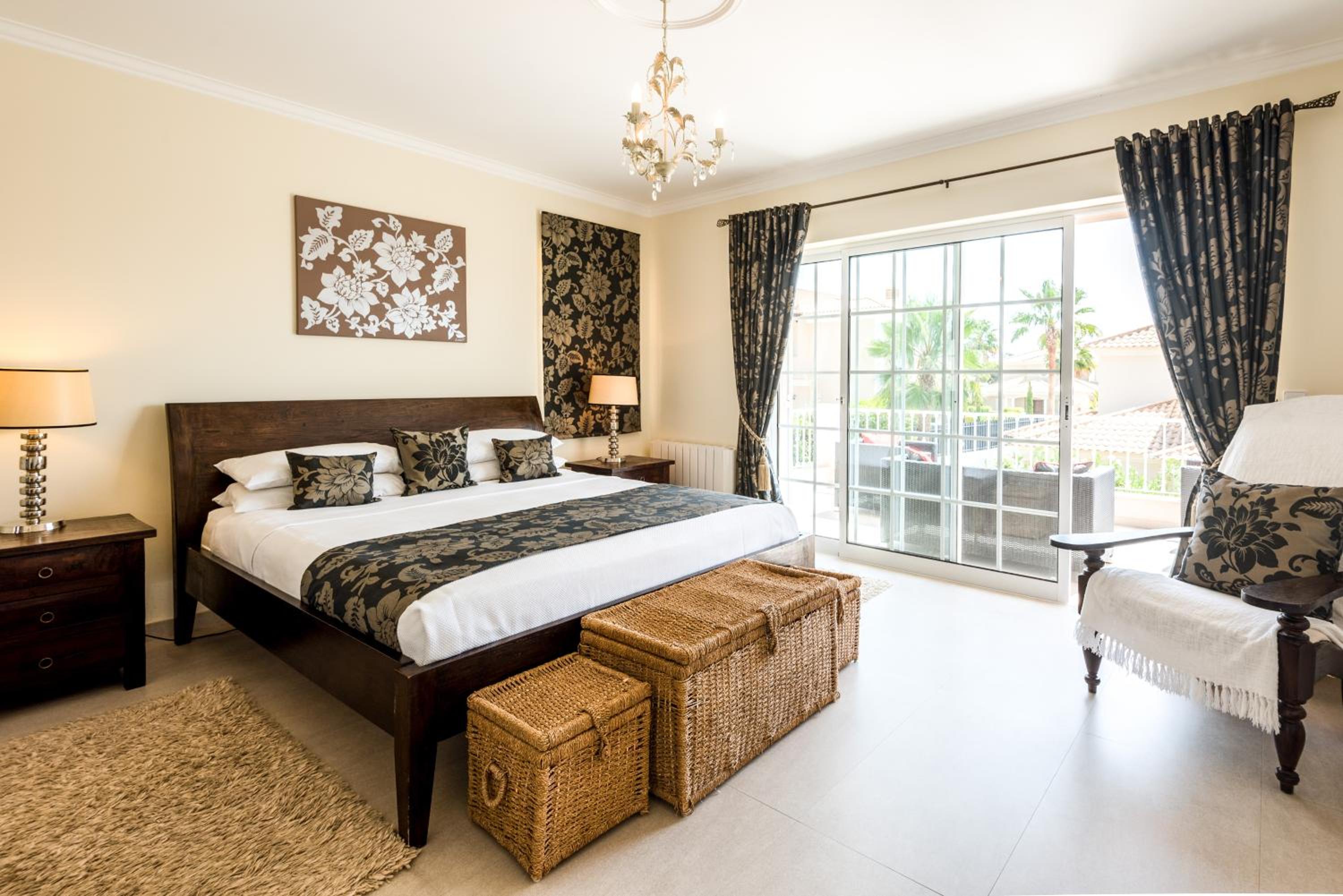 Three-Bedroom Villa photo 3