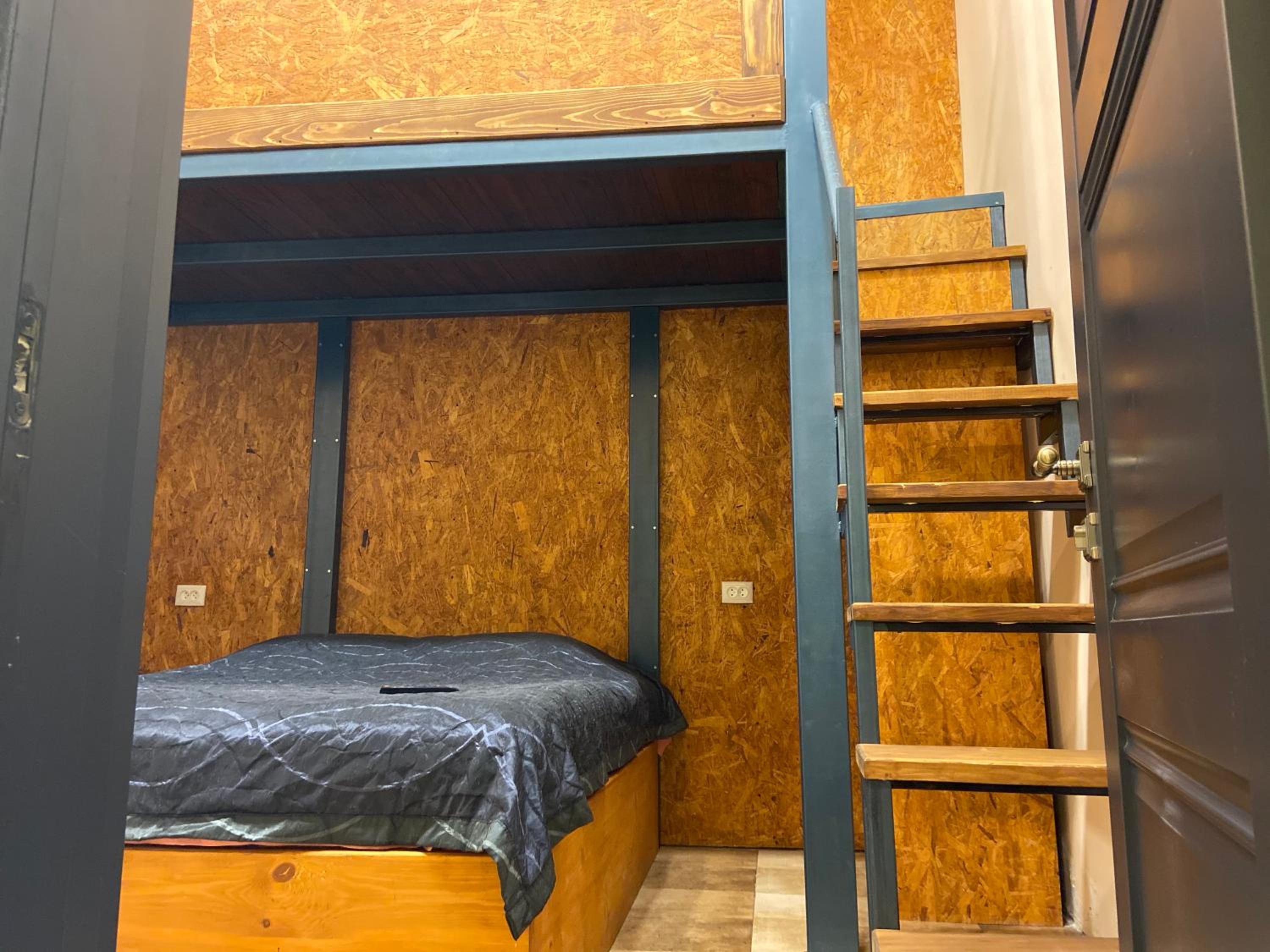 Deluxe Two-Bedroom Apartment with Garden View - Photo 19