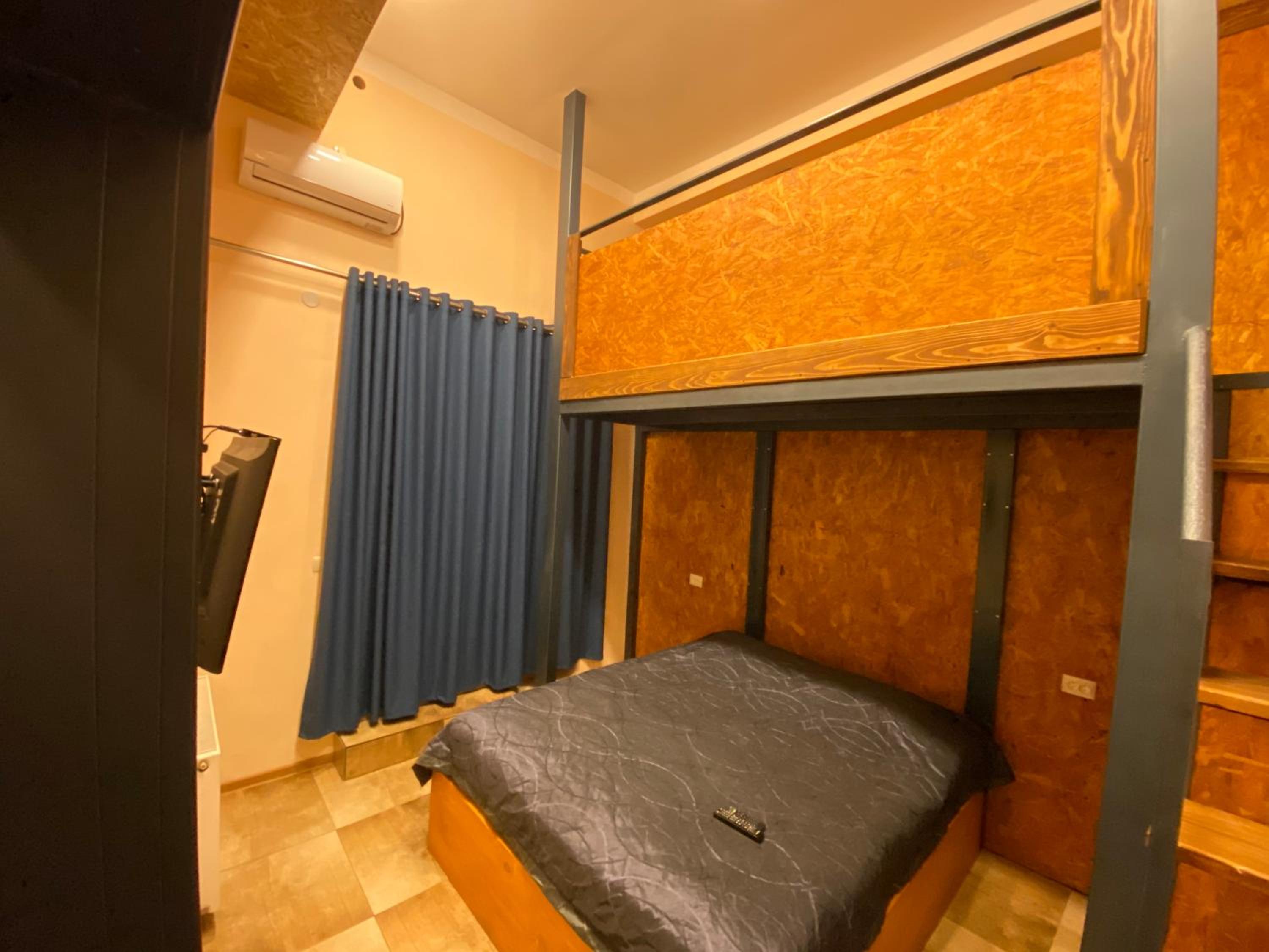 Deluxe Two-Bedroom Apartment with Garden View - Photo 21