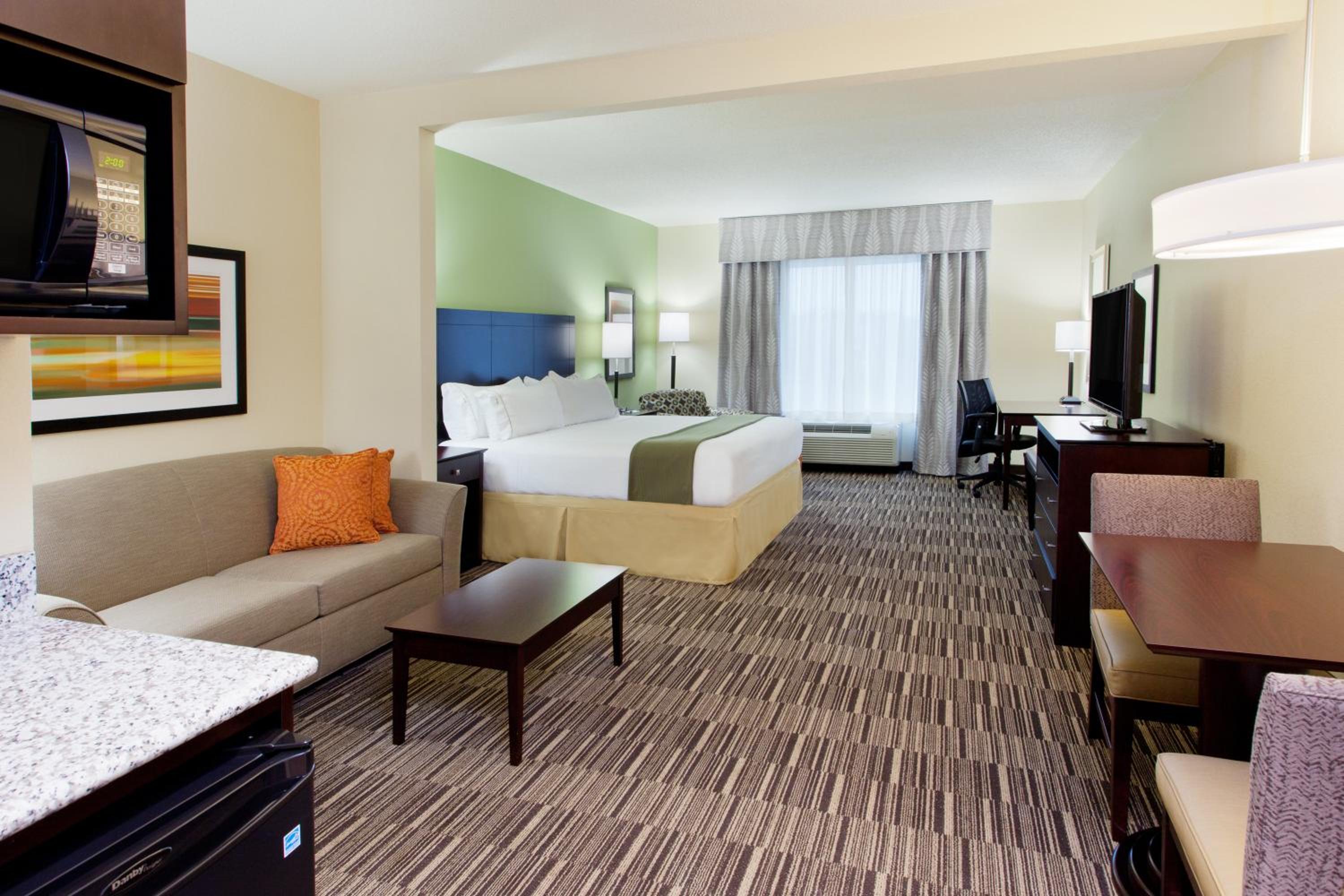 Suite - Hearing Accessible photo 2
