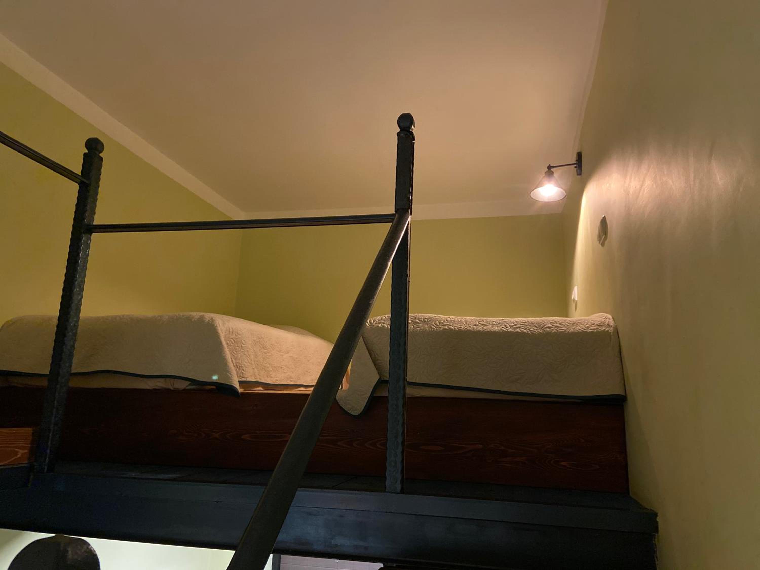 Deluxe Two-Bedroom Apartment with Garden View - Photo 4
