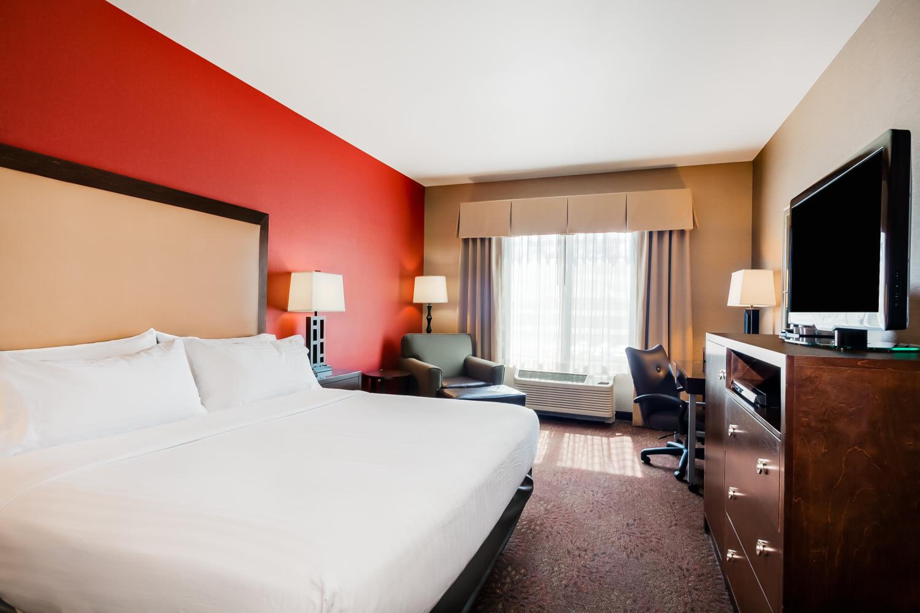 Standard King Room - Photo 3