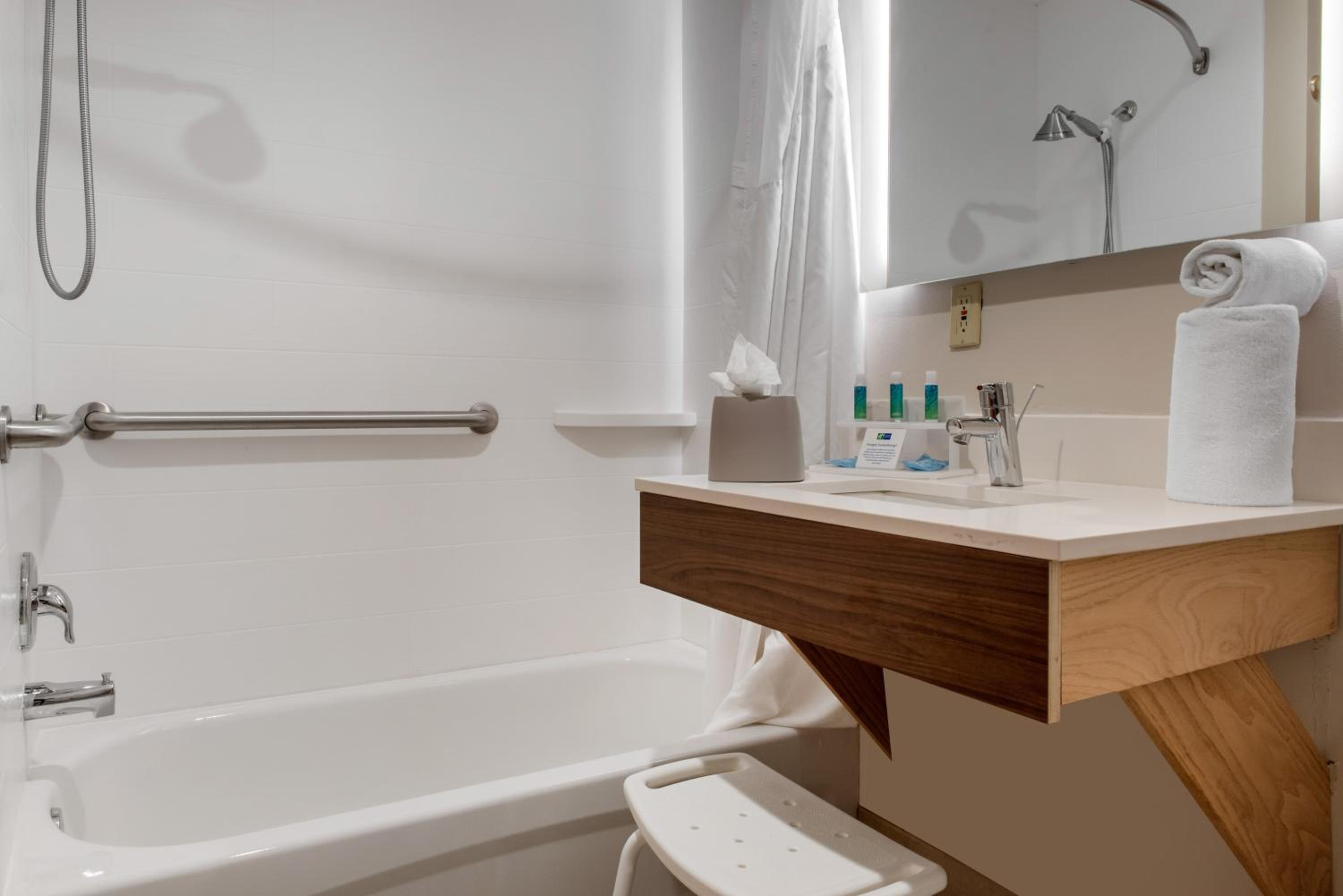 Executive King Room - Disability Access Tub/Non-Smoking
