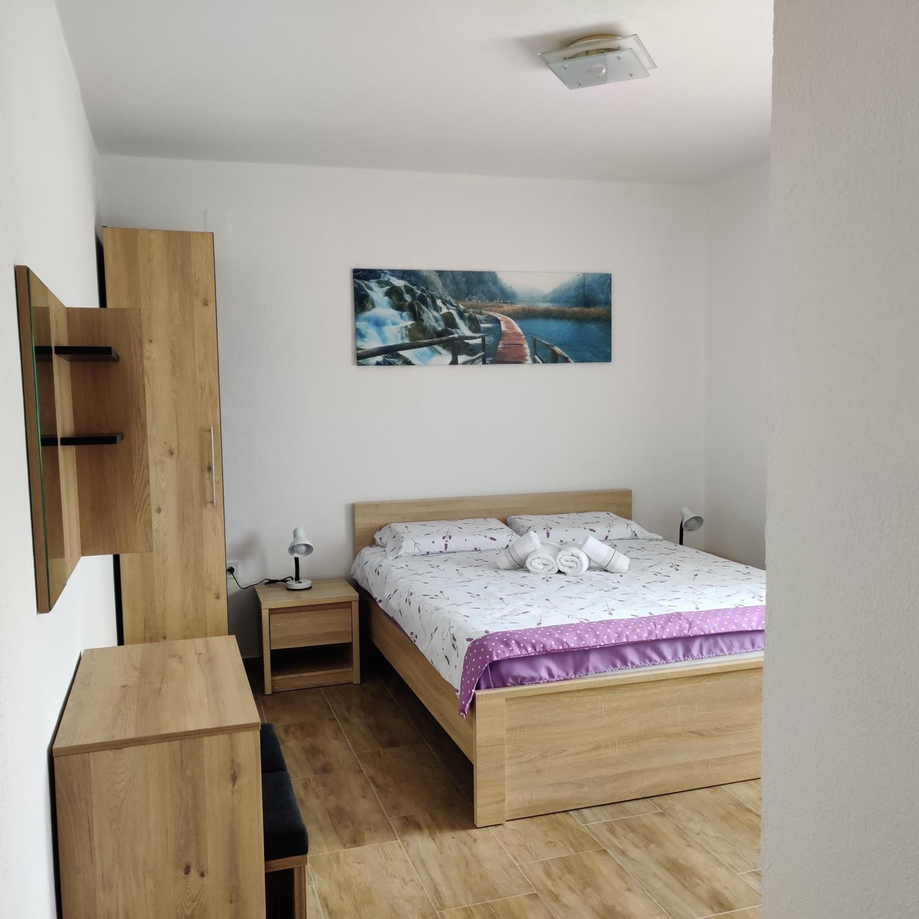 Economy Double Room - Photo 4
