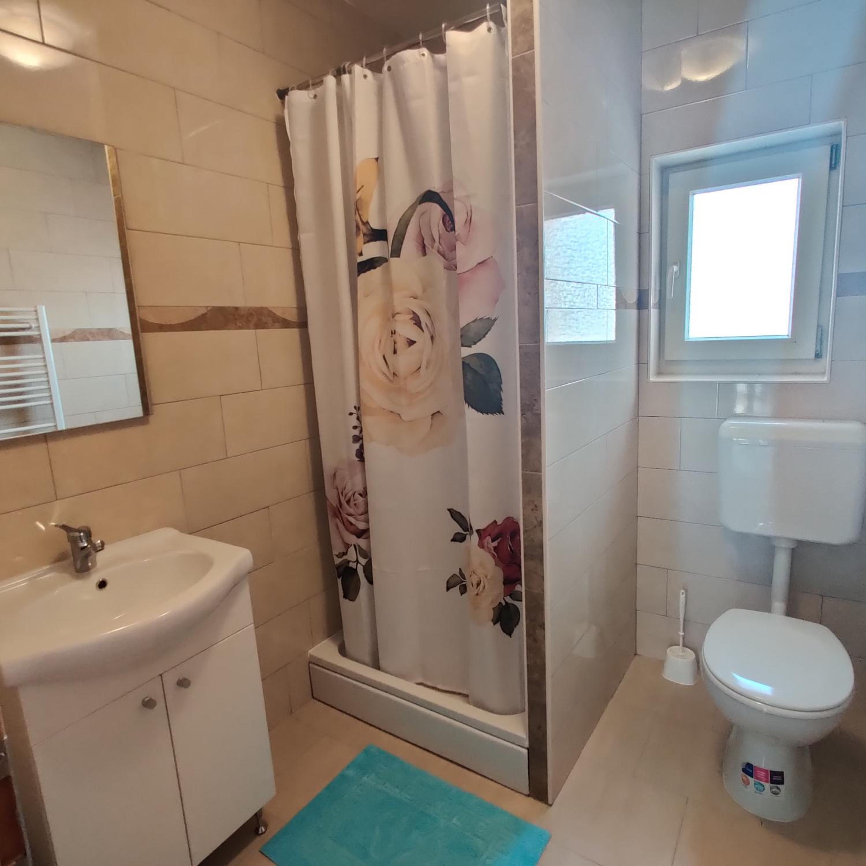 Economy Double Room - Photo 6