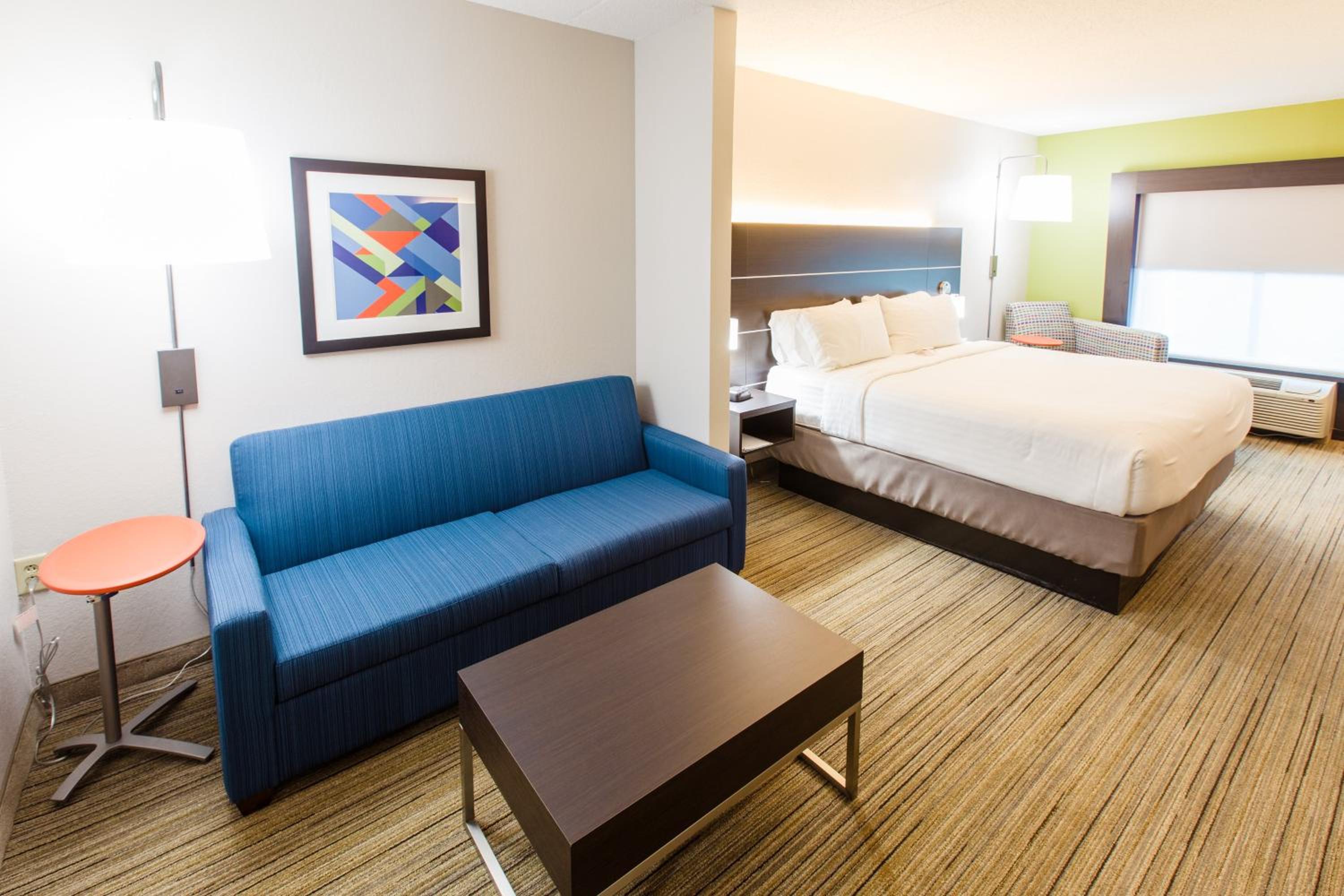 King Suite with Sofa Bed - Photo 3