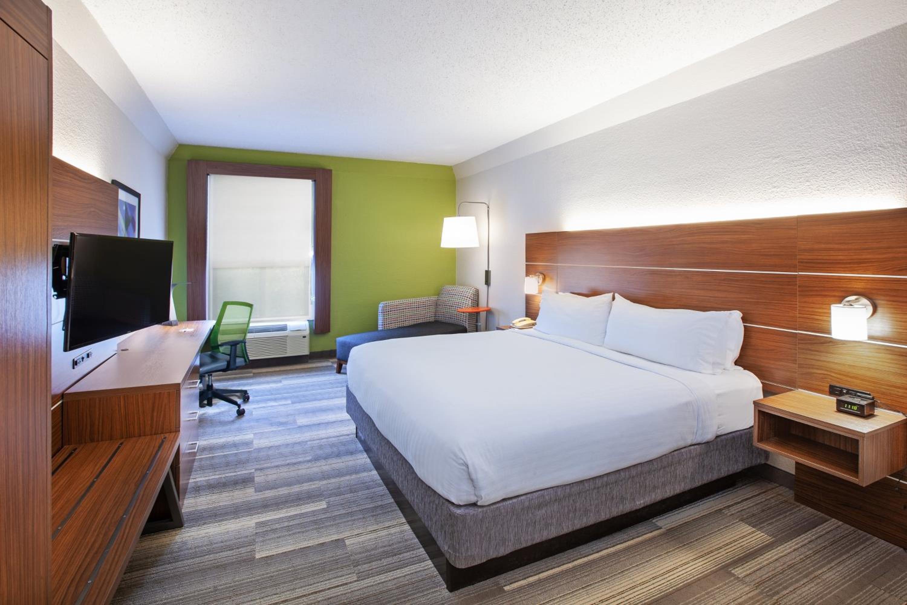 Standard King Room - Photo 2