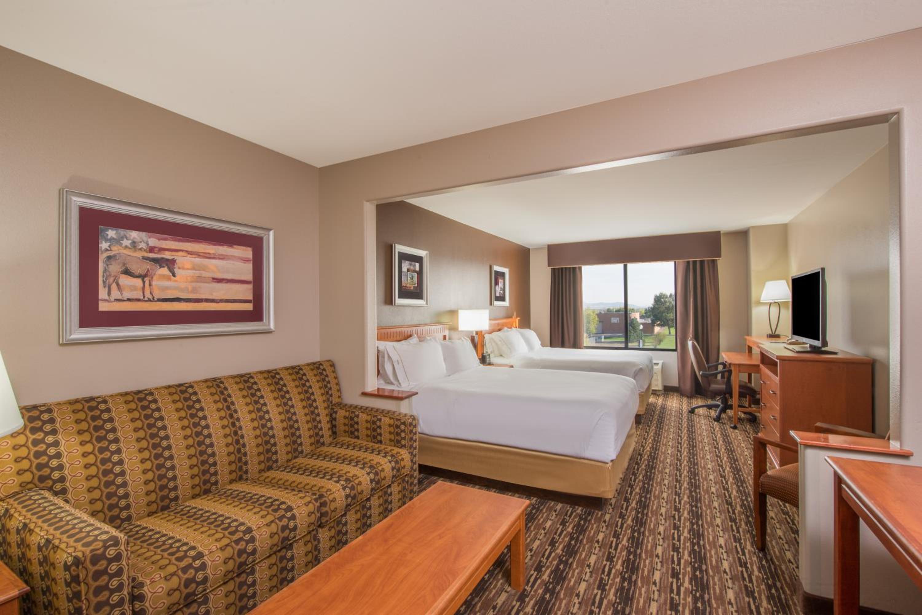 Two-Bedroom Suite - Non-Smoking - Photo 2